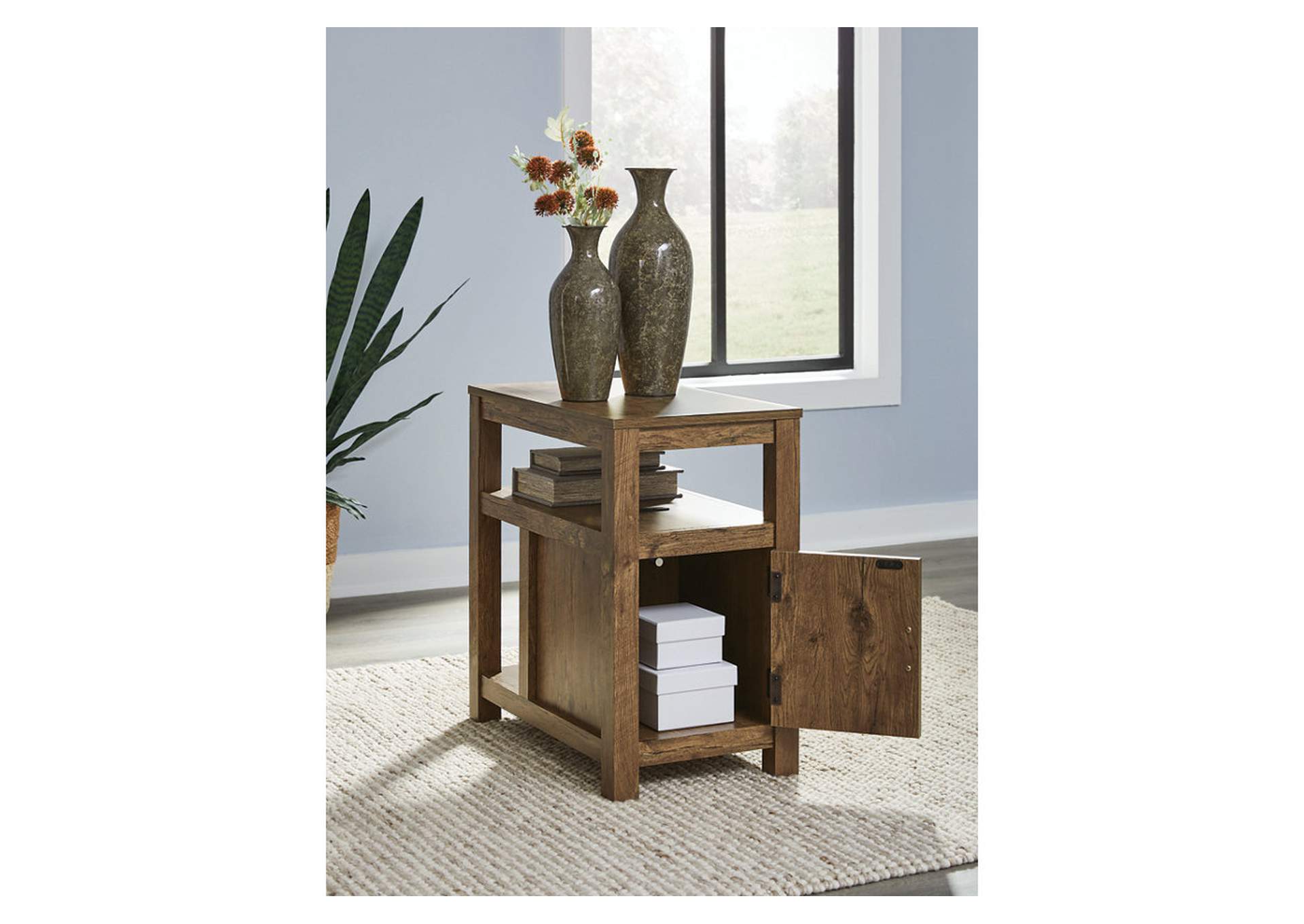Fendenmore Chairside End Table image 7