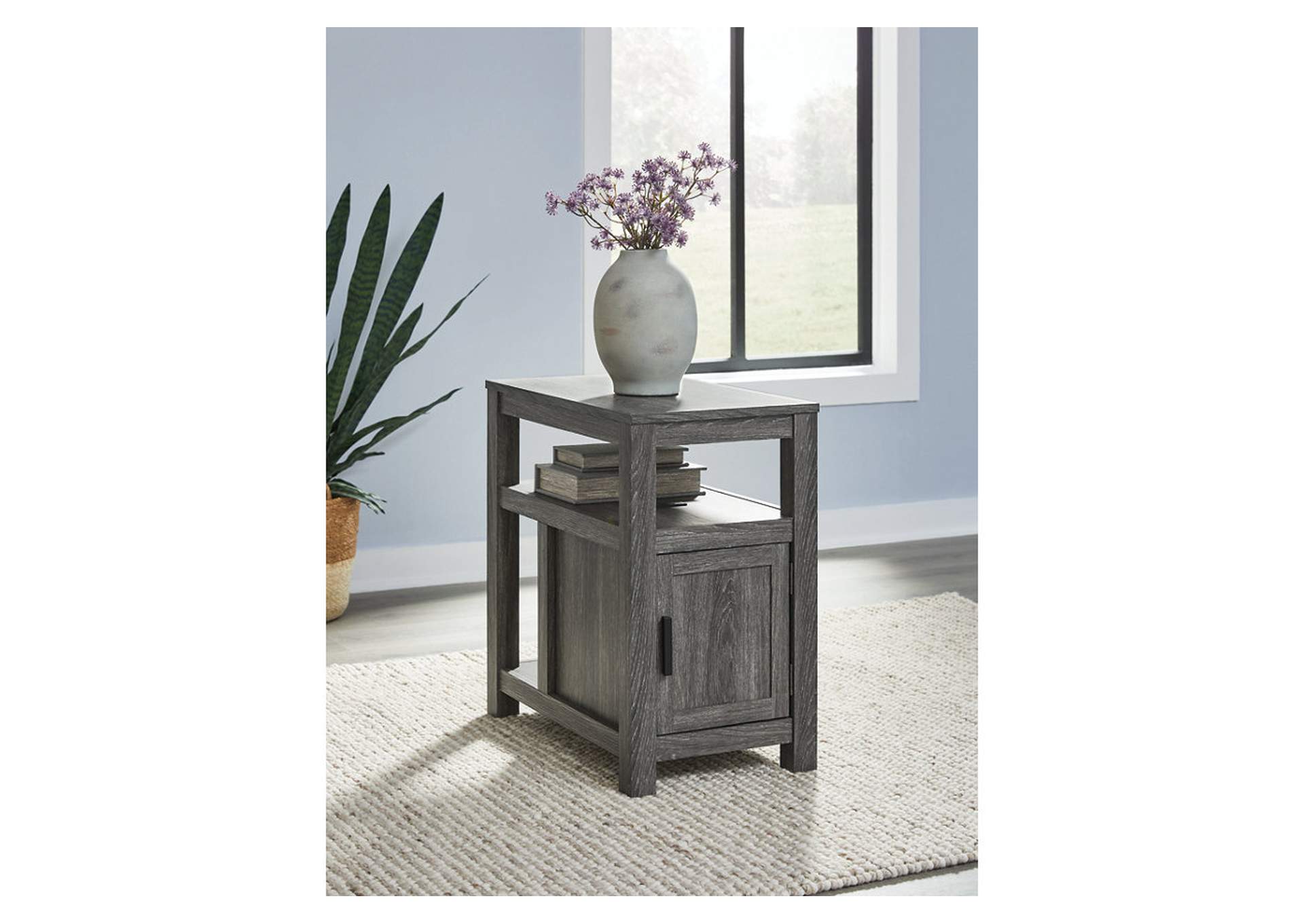 Fendenmore Chairside End Table image 2