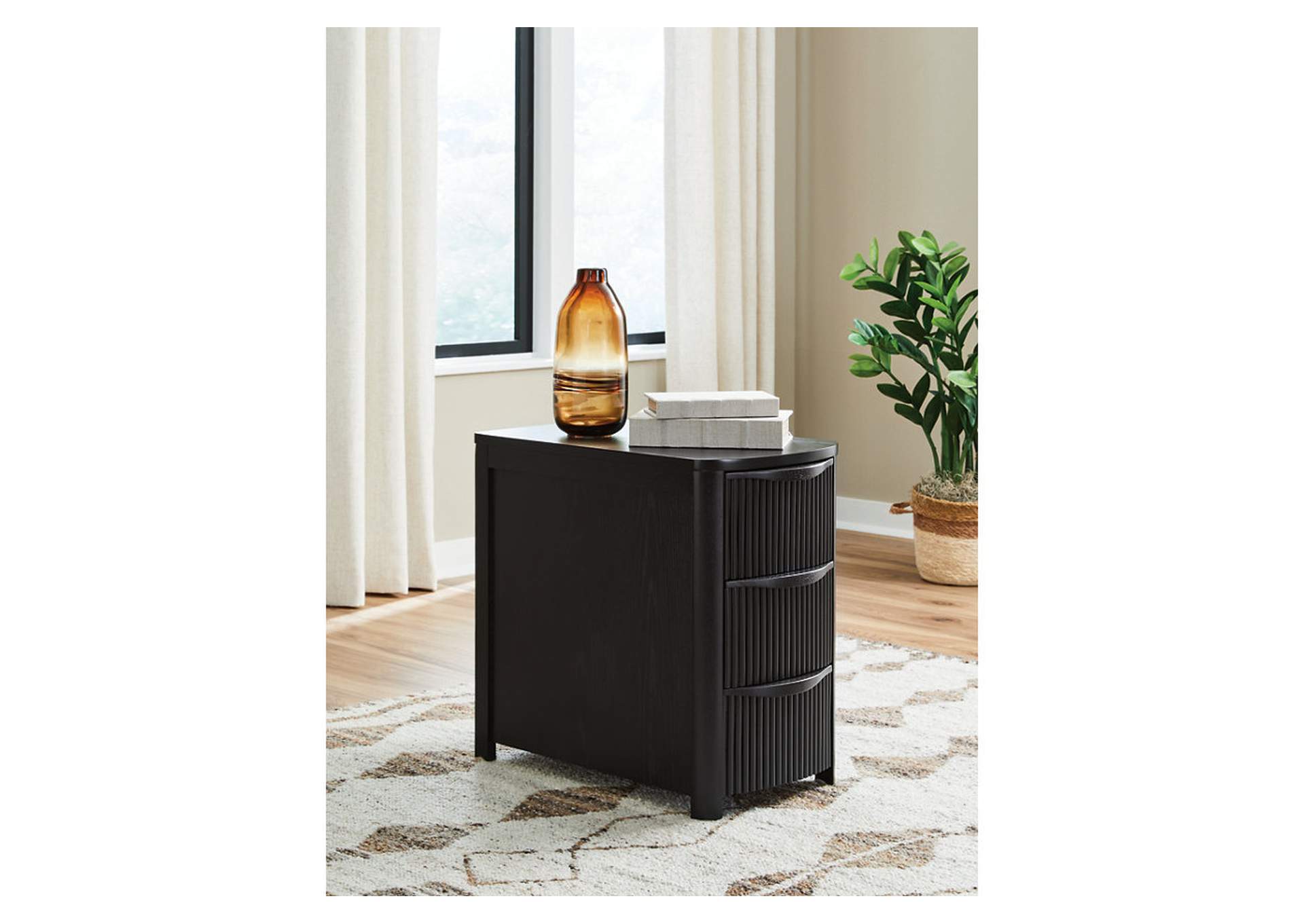 Camdill Chairside End Table image 2