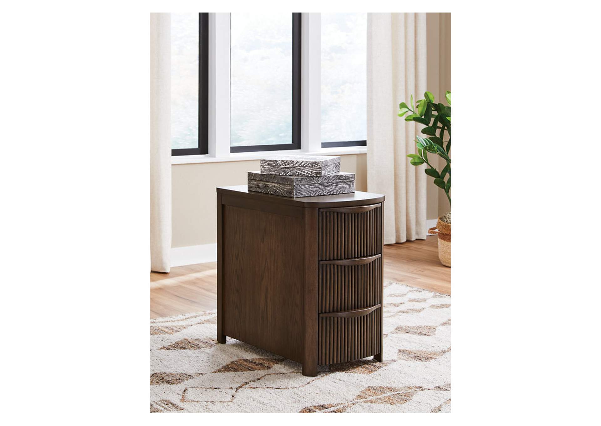 Camdill Chairside End Table image 2