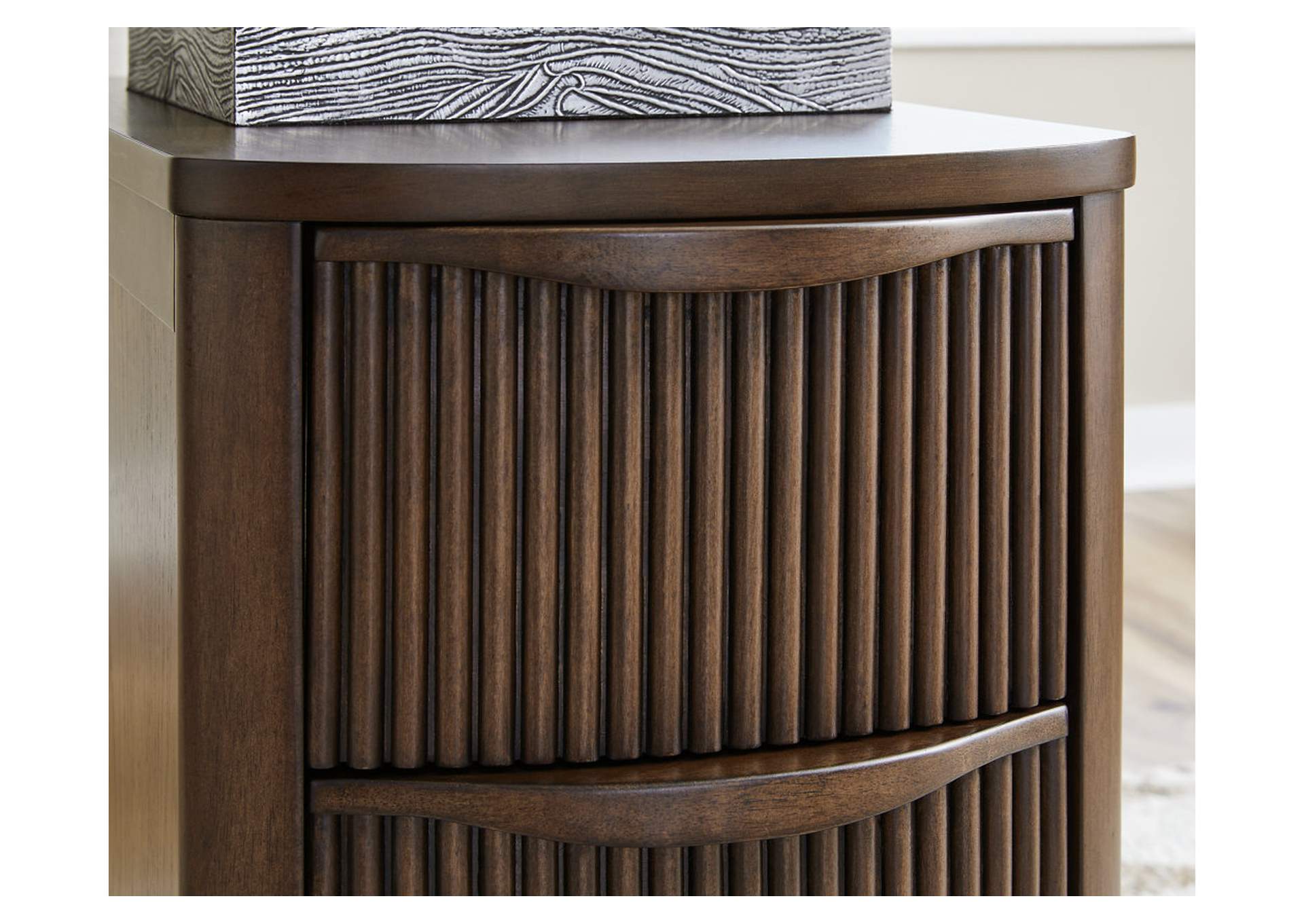 Camdill Chairside End Table image 7