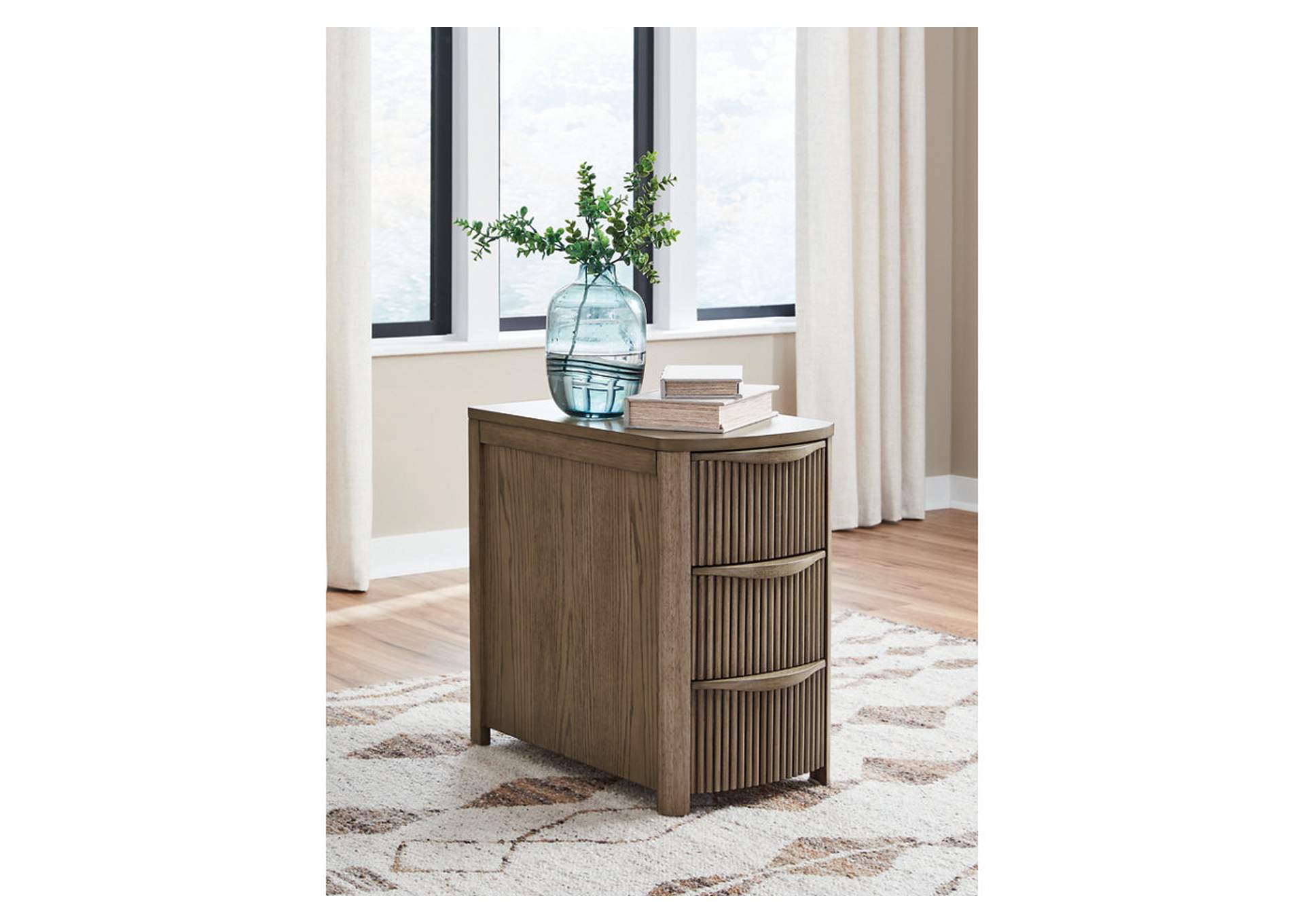 Camdill Chairside End Table image 2