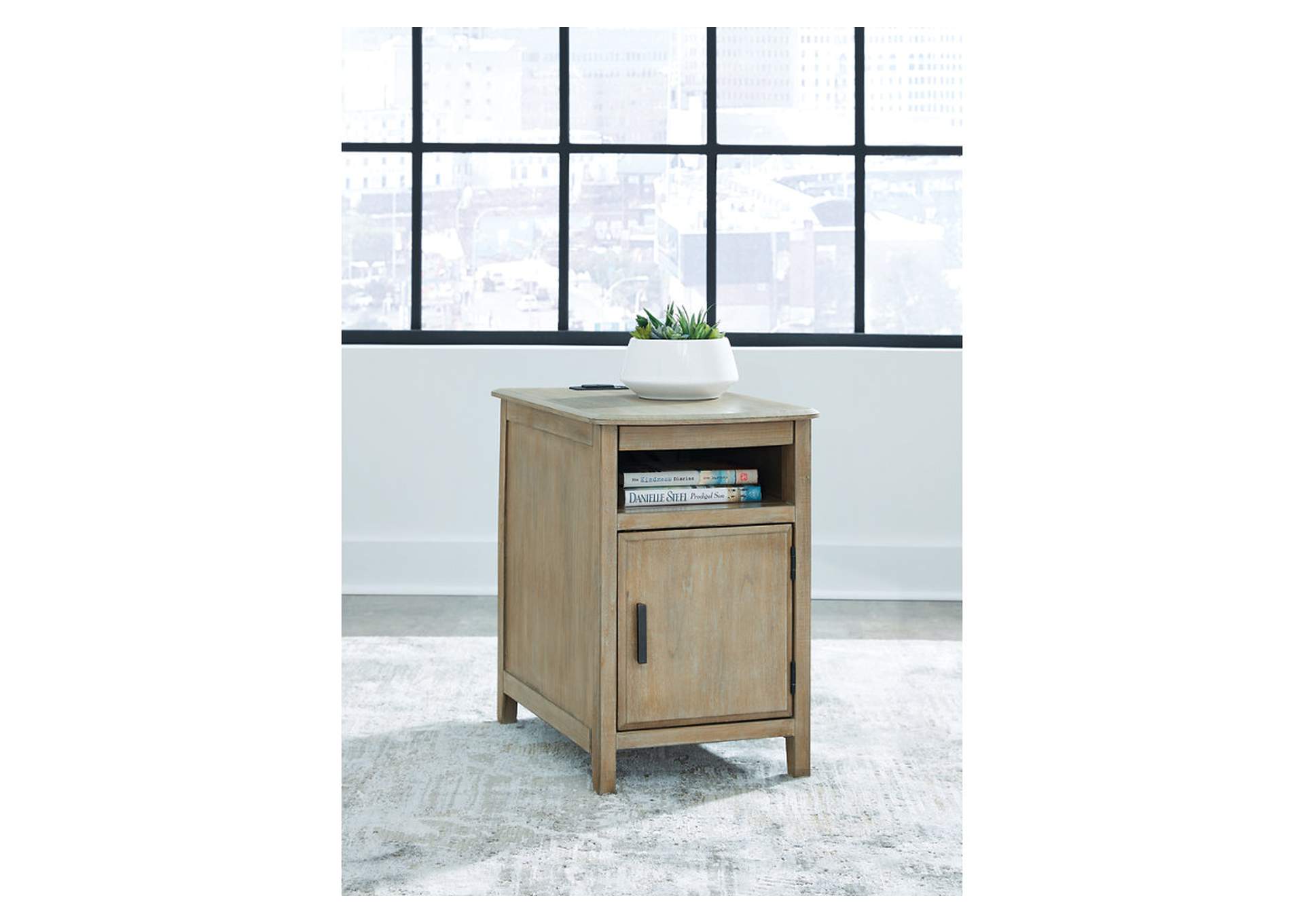 Devonsted Chairside End Table image 2