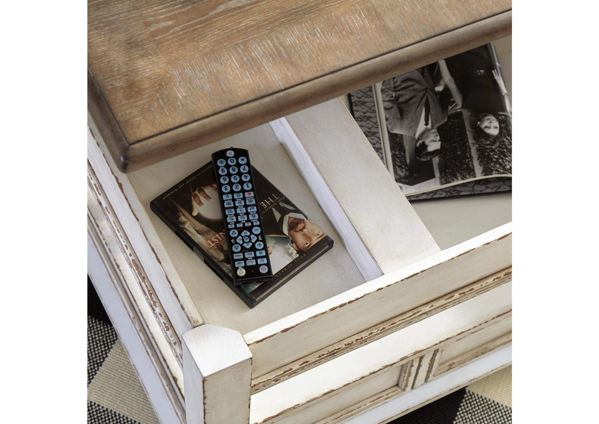 Realyn Coffee Table with Lift Top image 8
