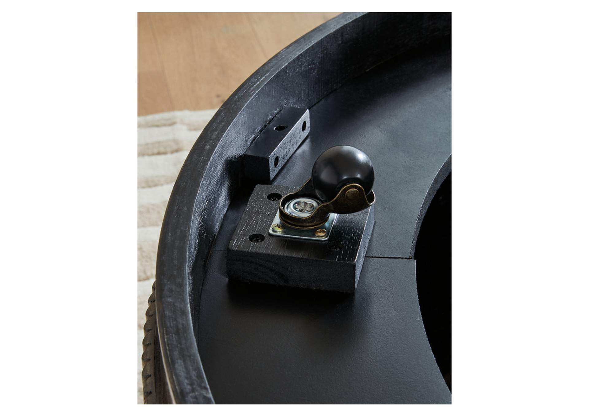 Hadonna Coffee Table image 5