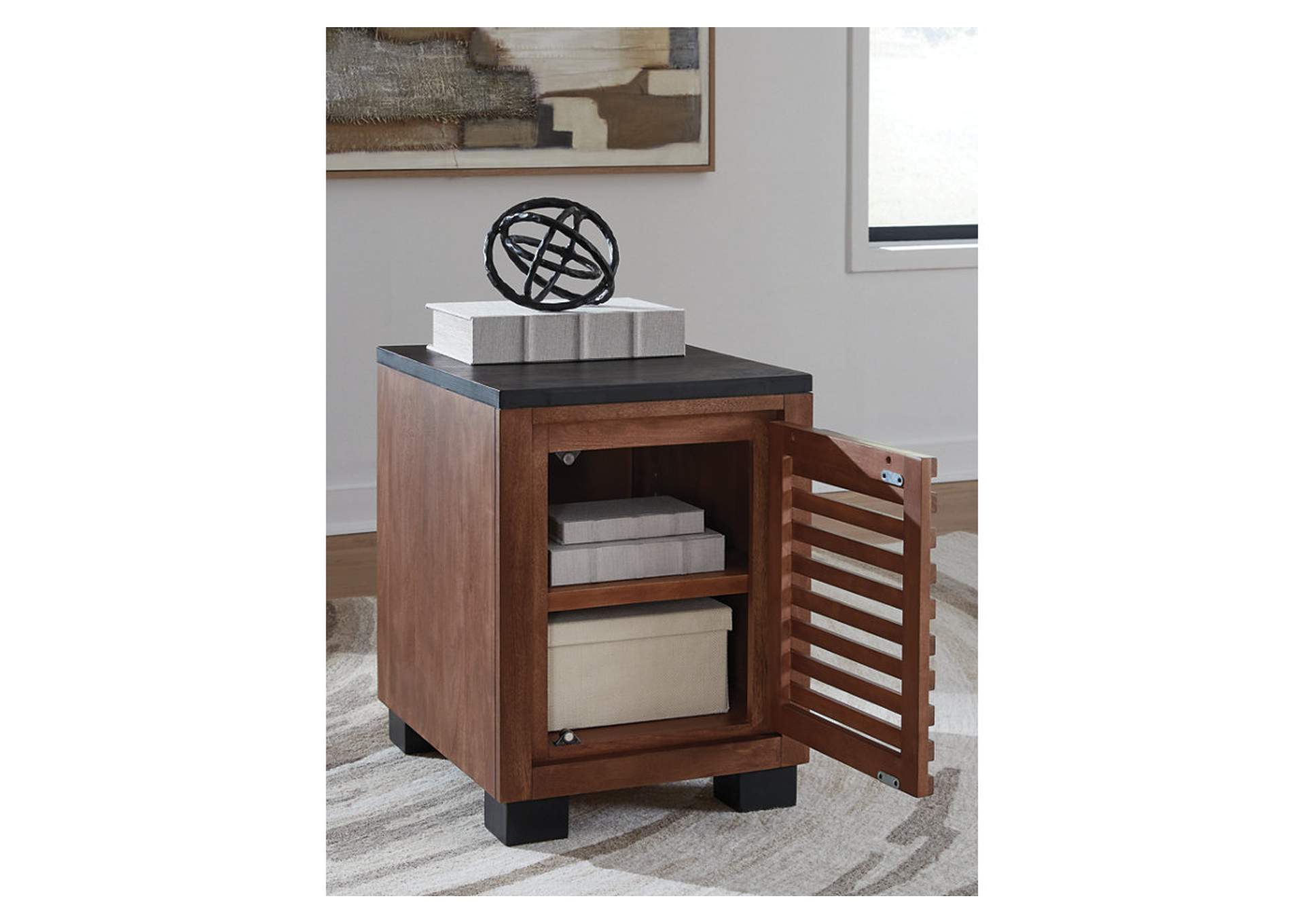 Kallari Chairside End Table image 6