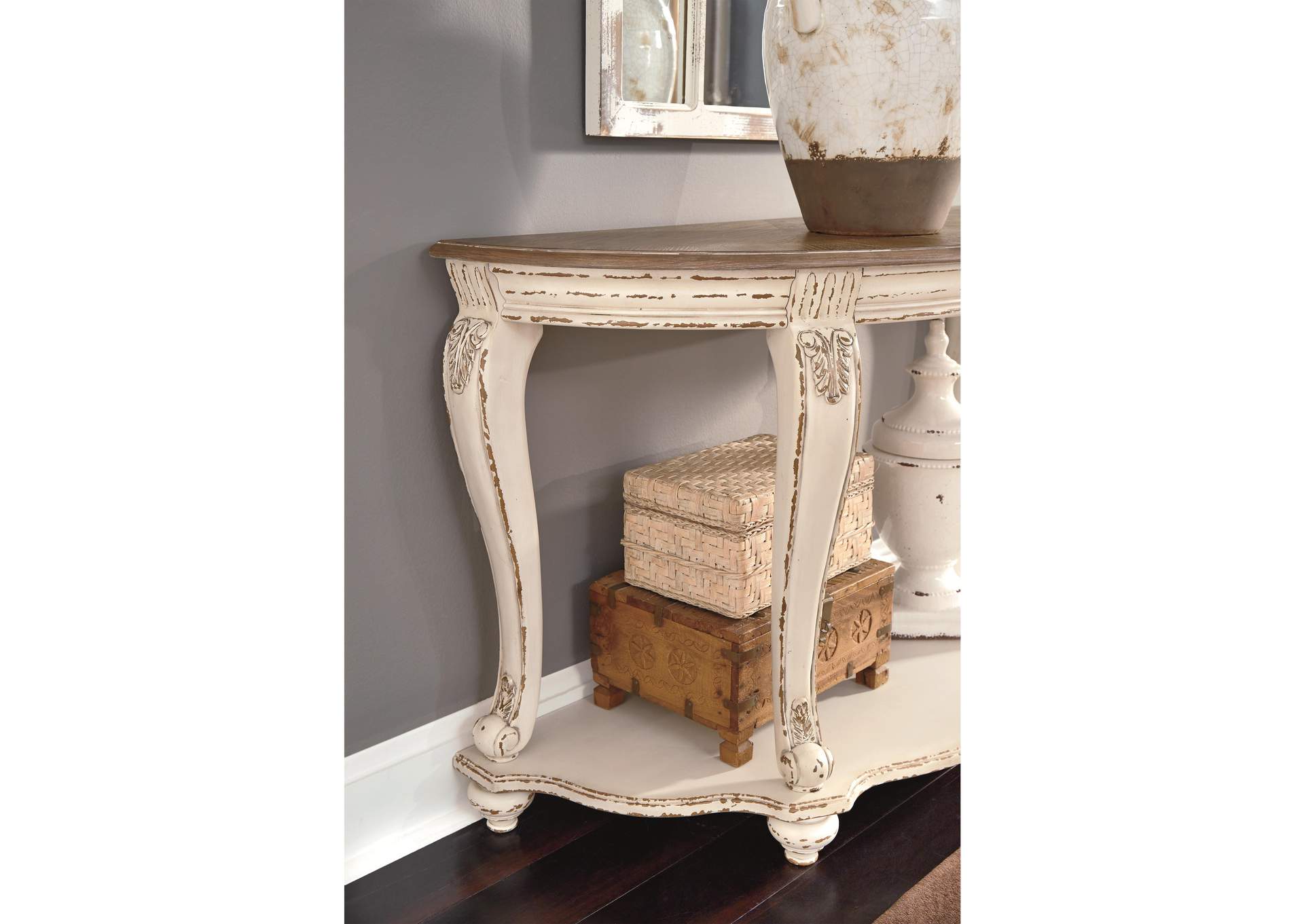 Realyn Sofa Table image 6