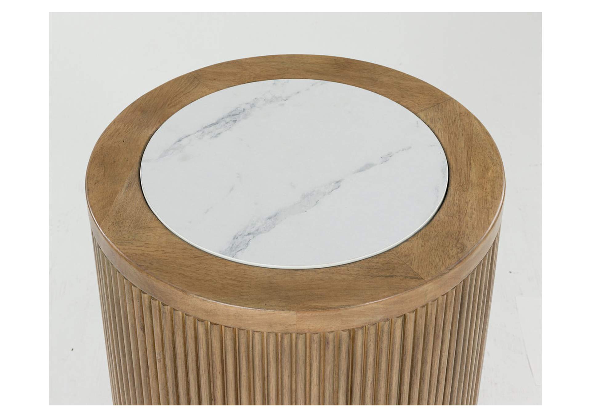 Camdill End Table image 4