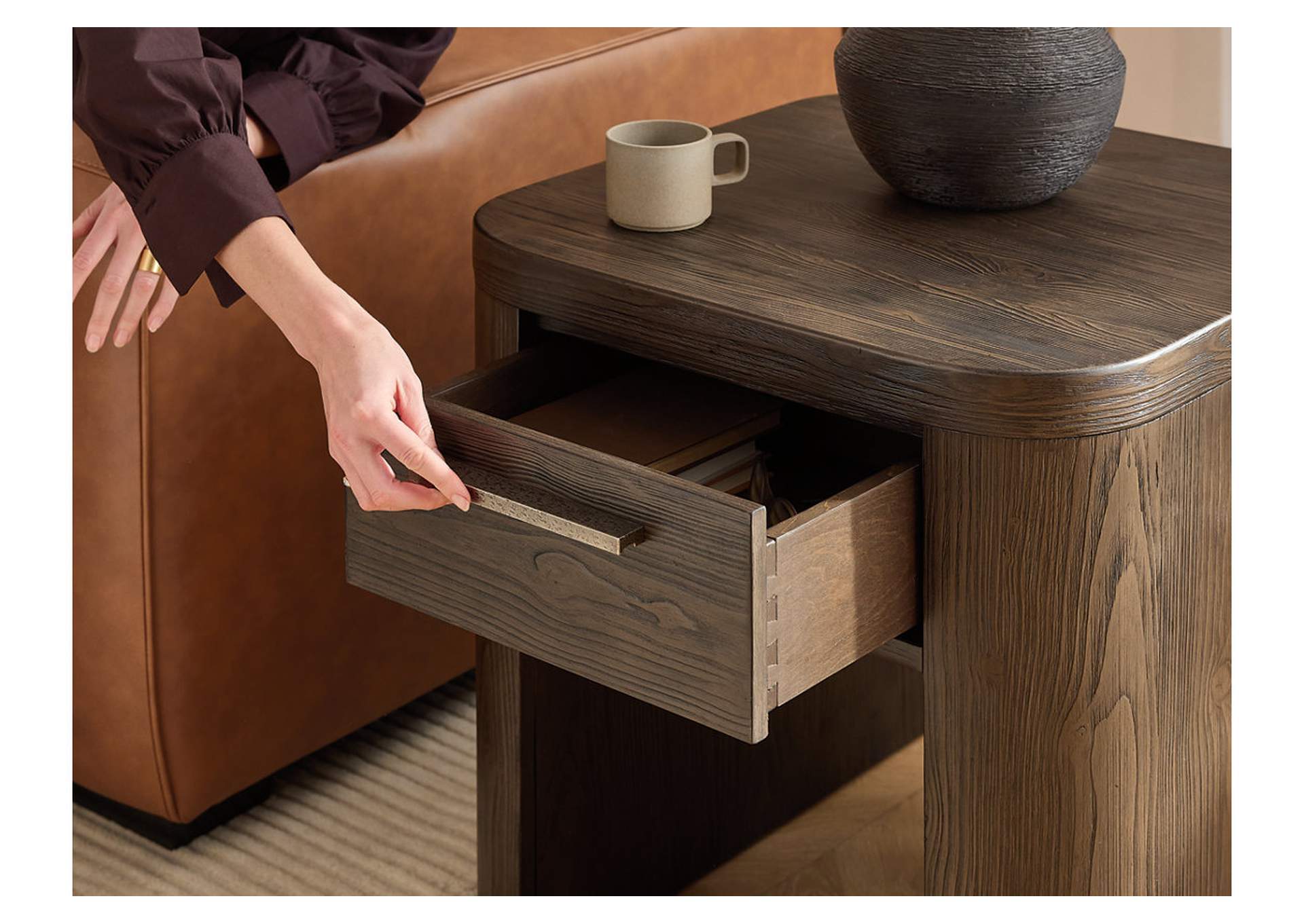 Neo End Table image 9