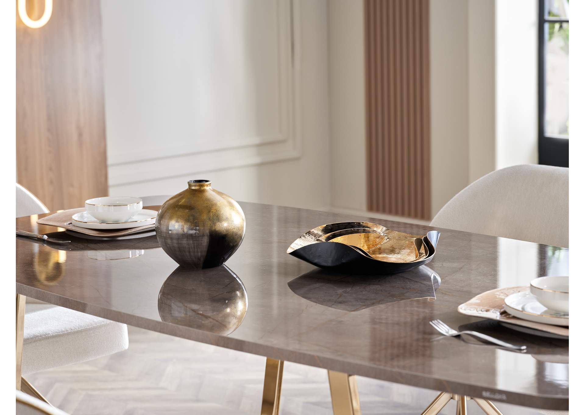 VERONICA DINING TABLE image 5