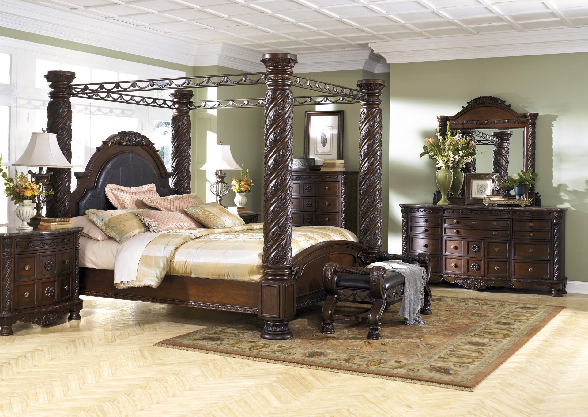 North Shore King Poster Bed/Dresser/Mirror/Chest/2 Nightstands