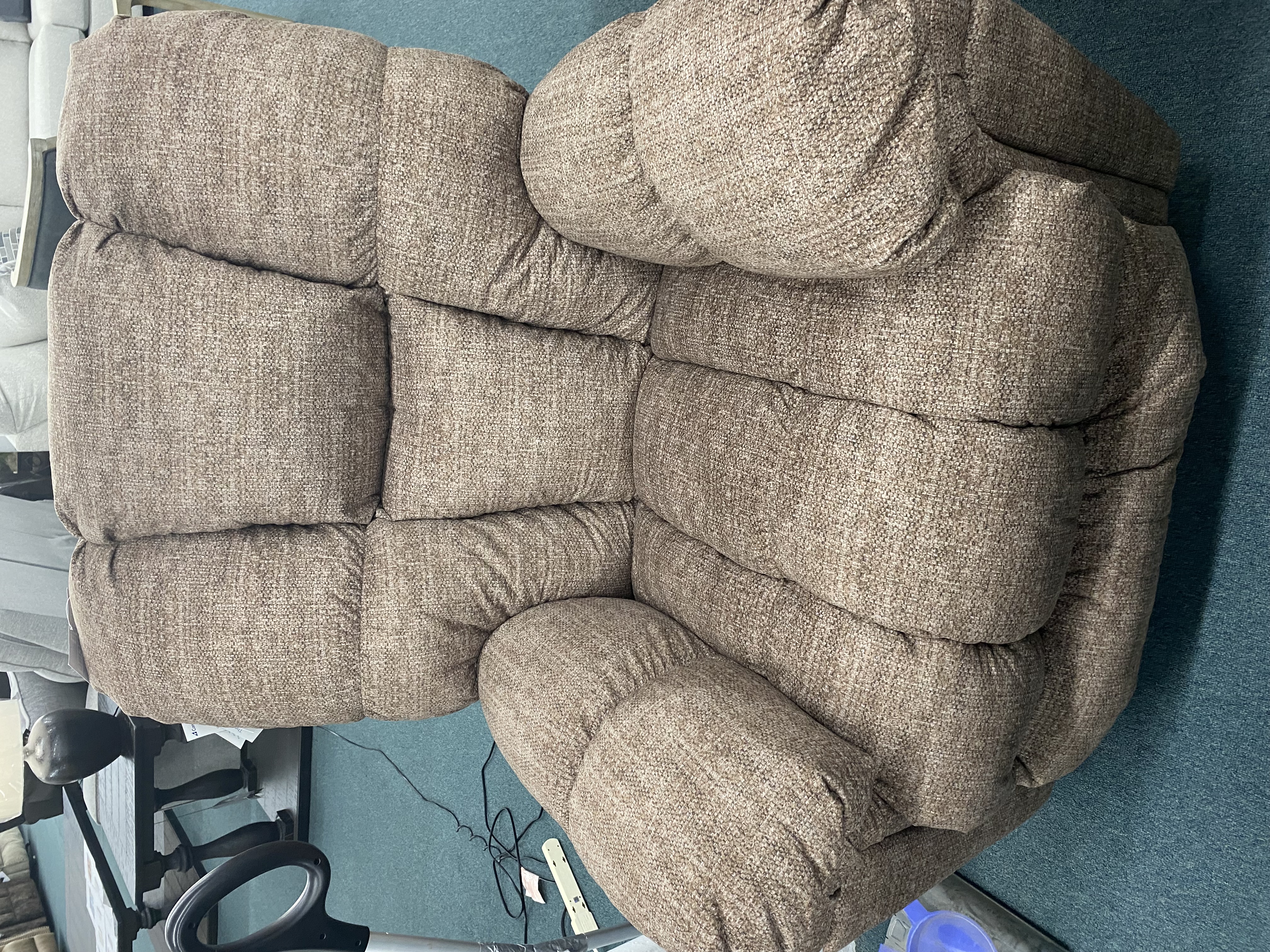 Lucas Medium Recliner image 1