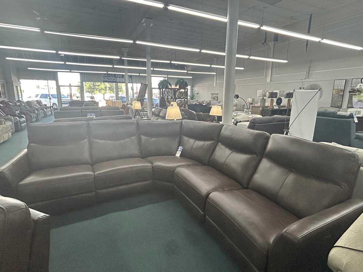 Kuka Sectional image 1