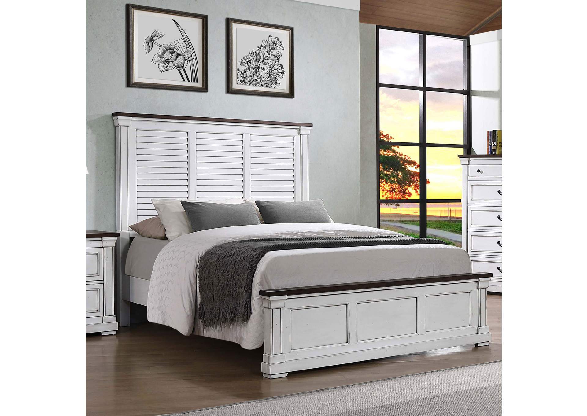 Hillcrest Wood Eastern King Panel Bed Distressed White