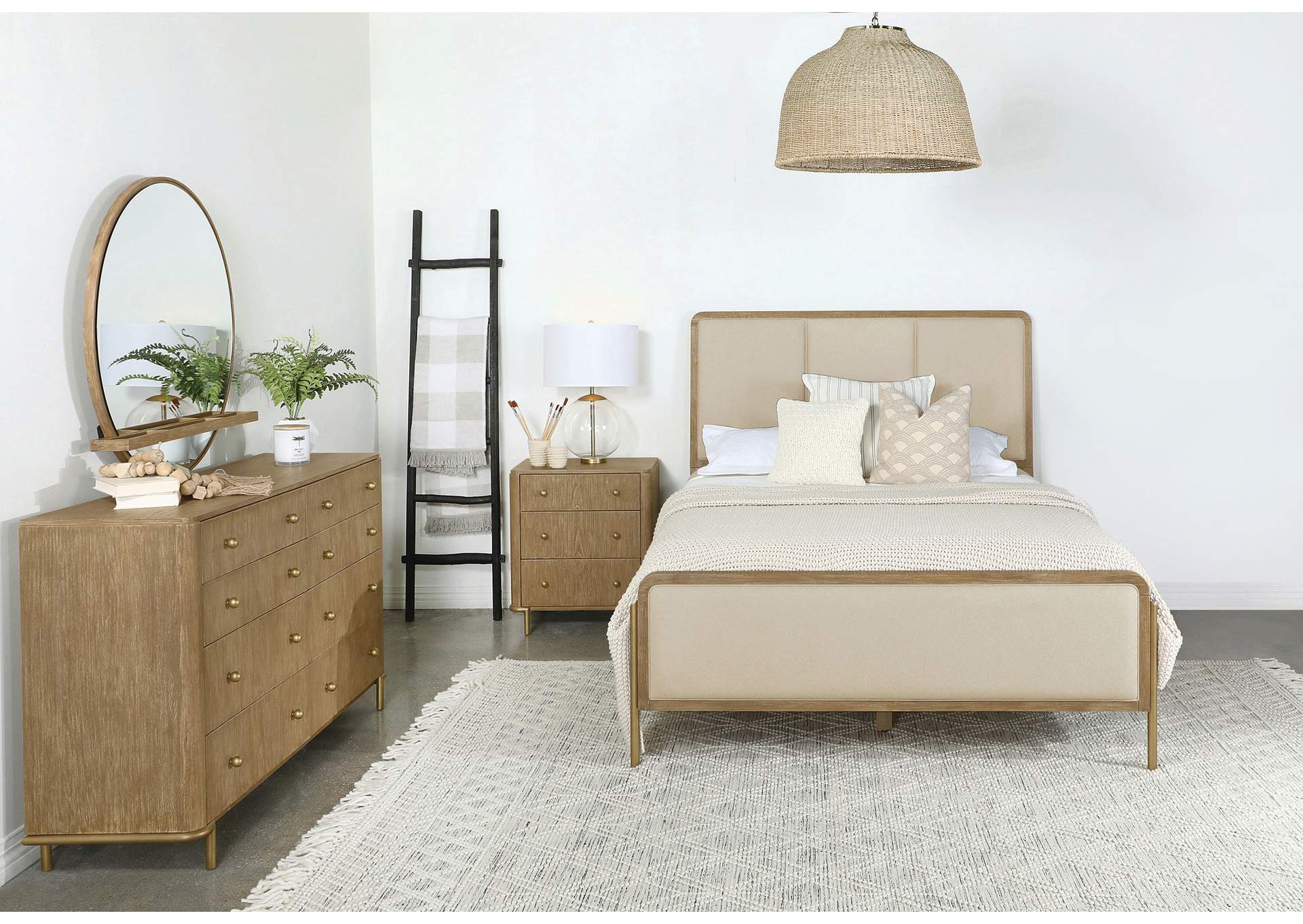 Arini 4-piece California King Bedroom Set Cream and Sand Wash