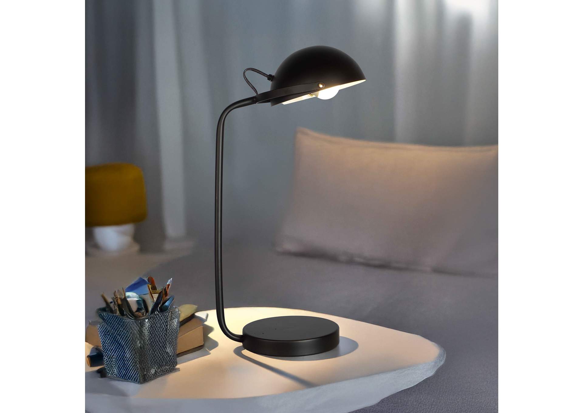 TABLE LAMP image 3