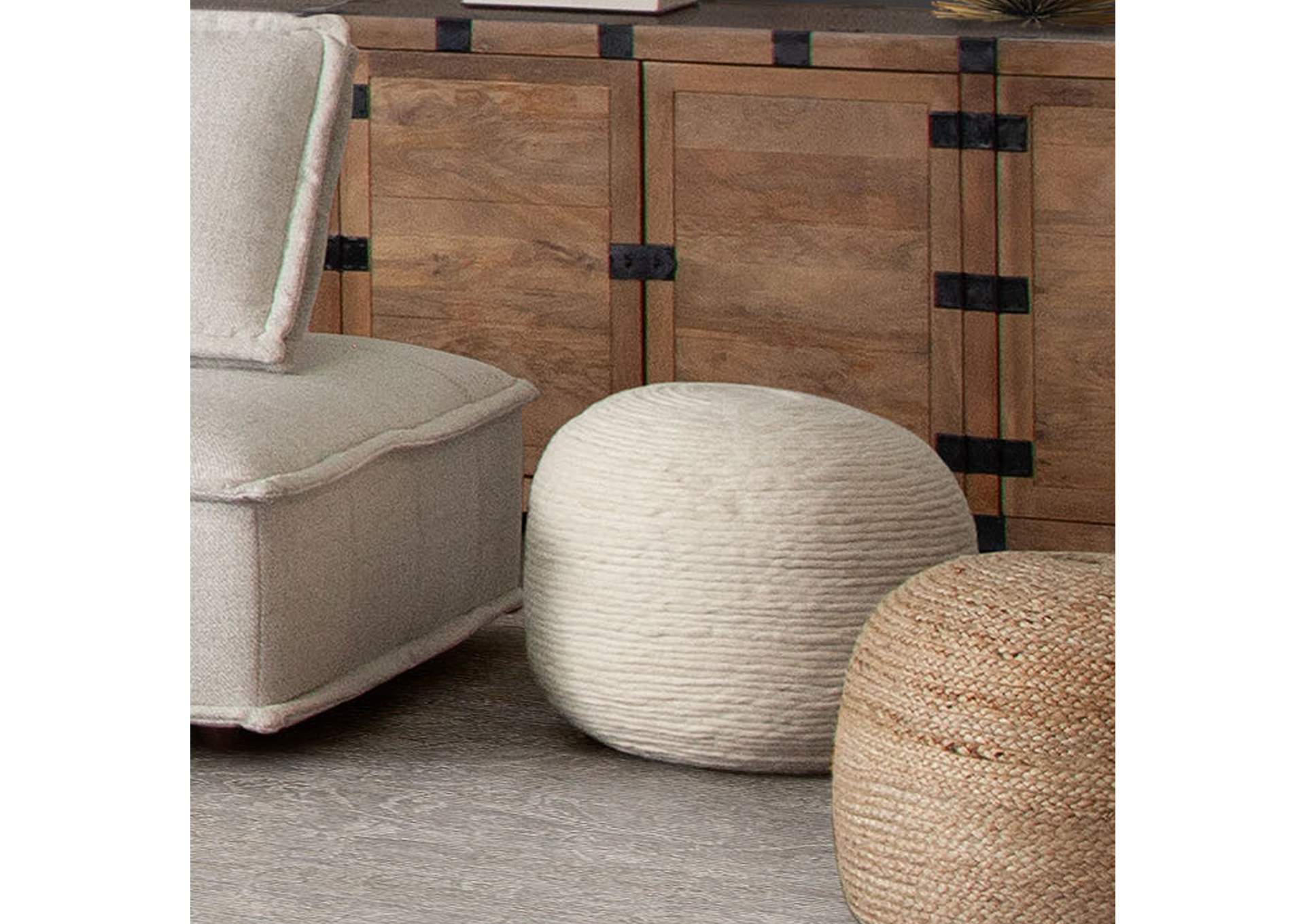 Round Pouf In White Dyed Natural Wool image 5