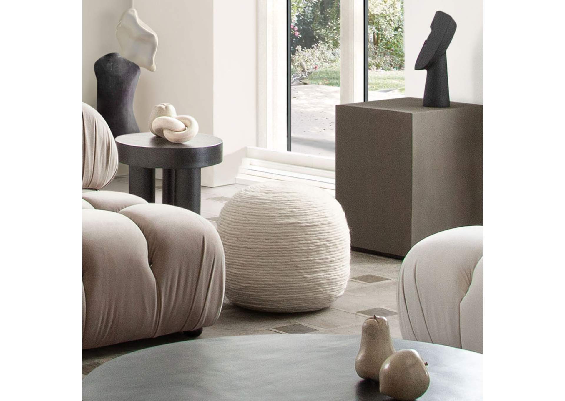 Round Pouf In White Dyed Natural Wool image 8