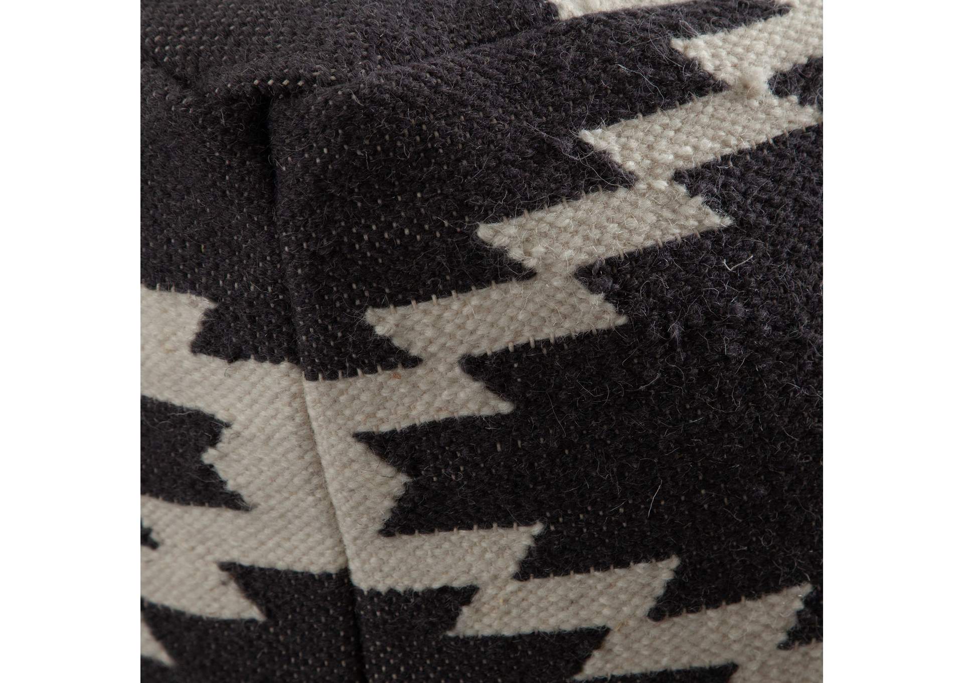 Square Pouf In White/grey Pattern Wool image 8
