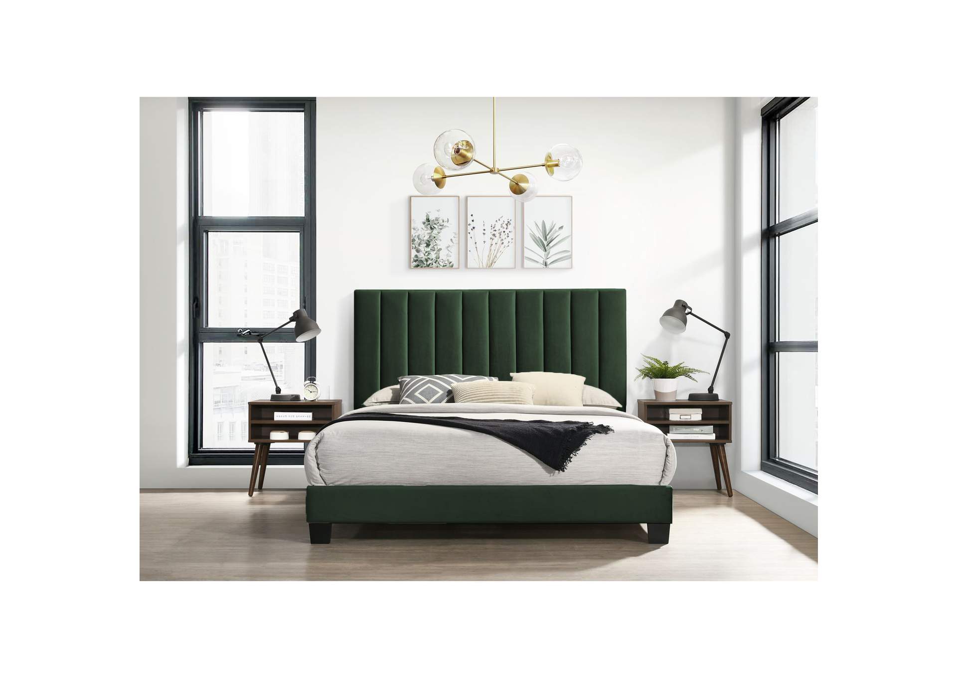 Coyote Queen Bed With Carroll Emerald With Two End Table