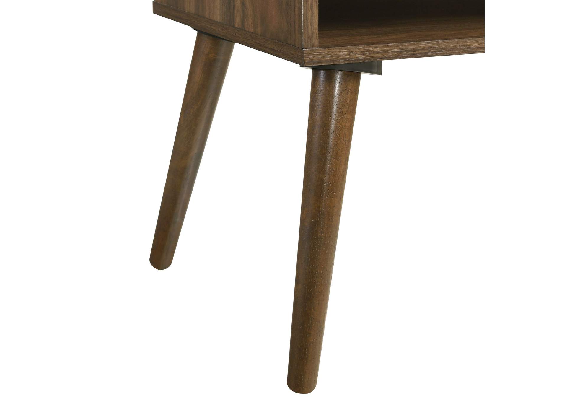 Coyote Queen Bed W/Carroll Navy and Two End Table
