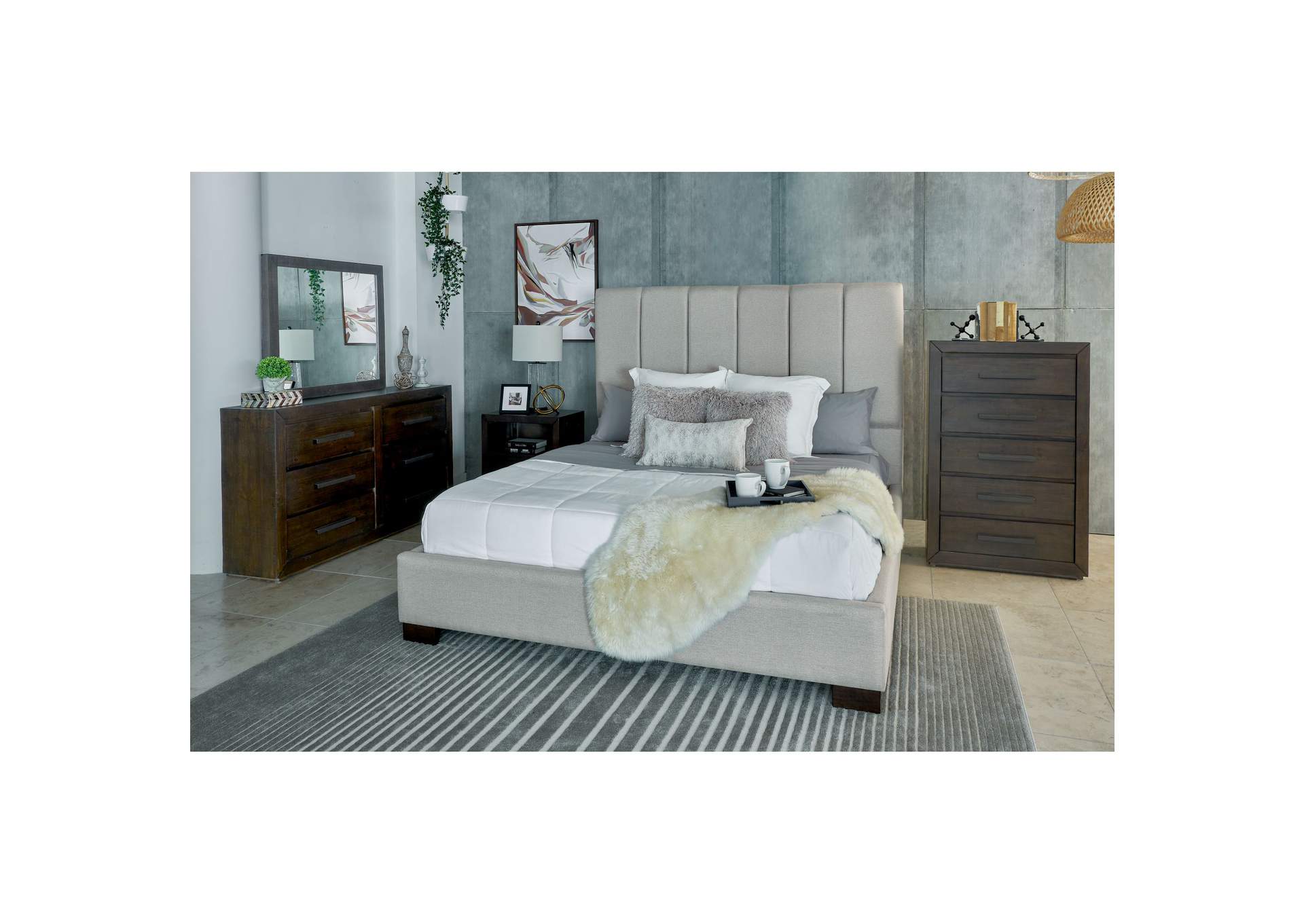Magnum Queen Bed In Cream