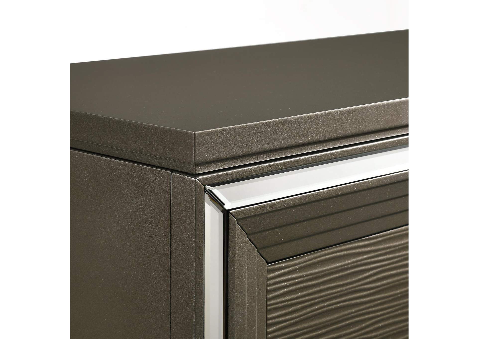Twenty Nine Chest image 4