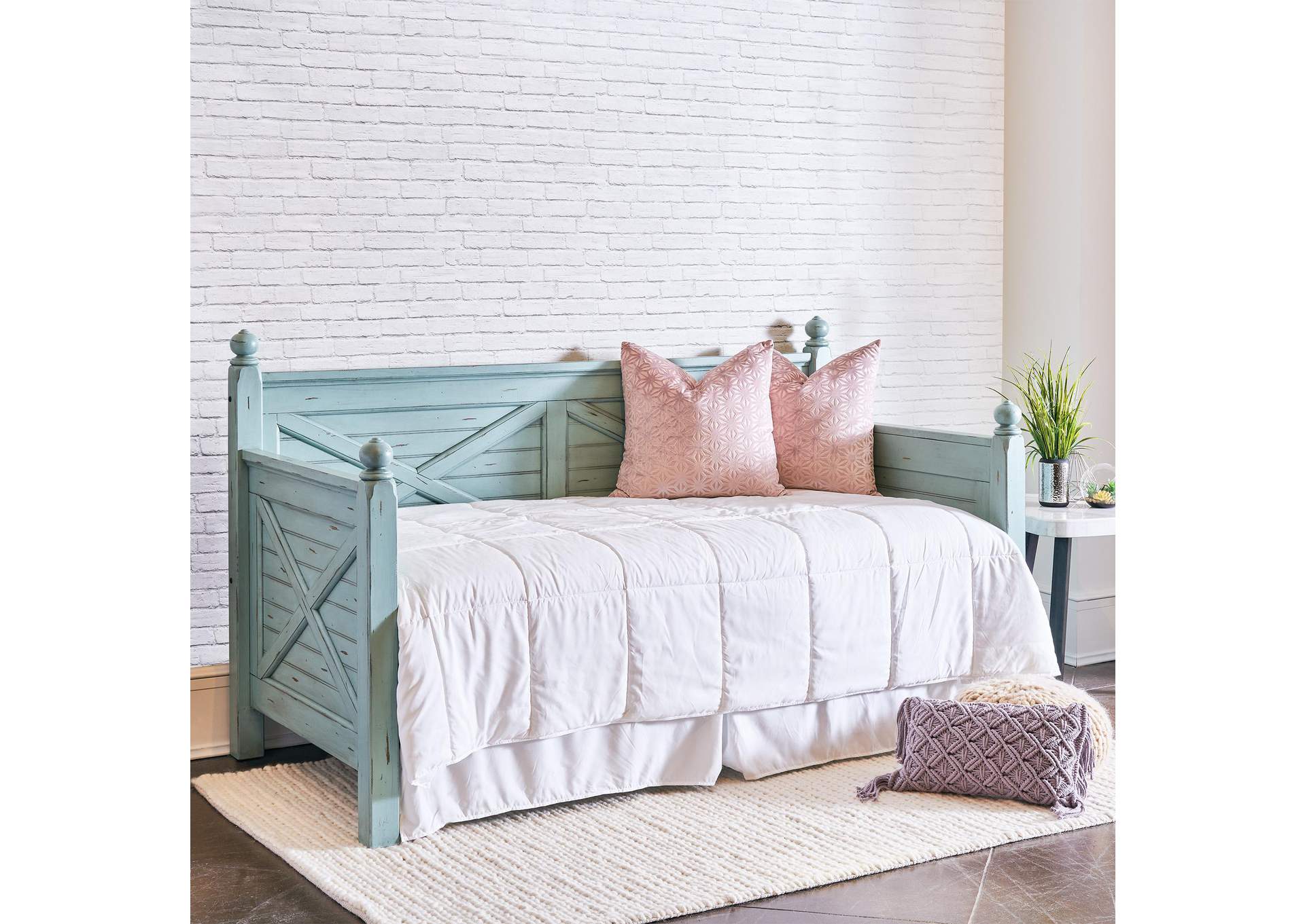 Woodhaven Twin Daybed In Distressed Blue image 1