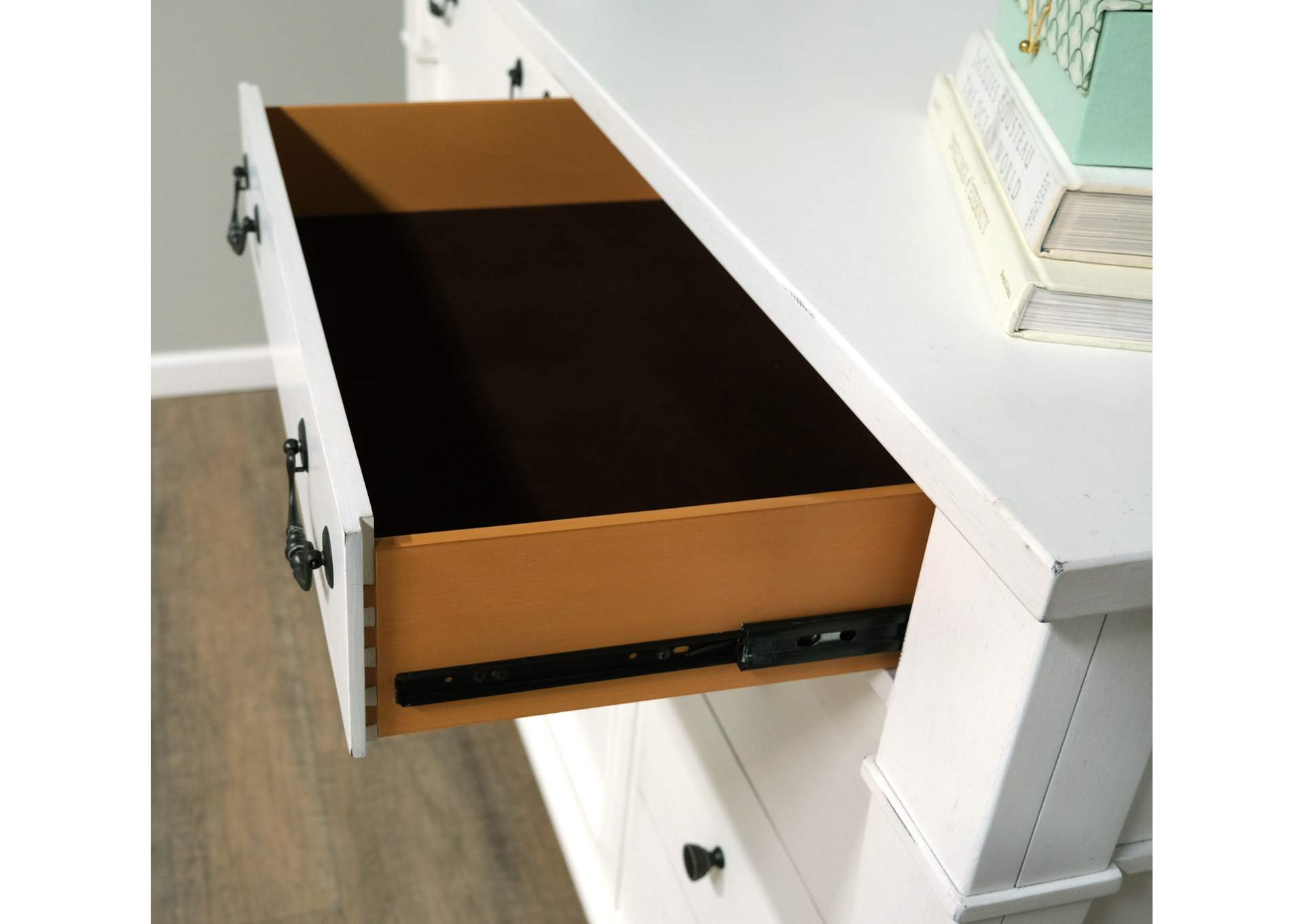 8-drawer dresser image 9