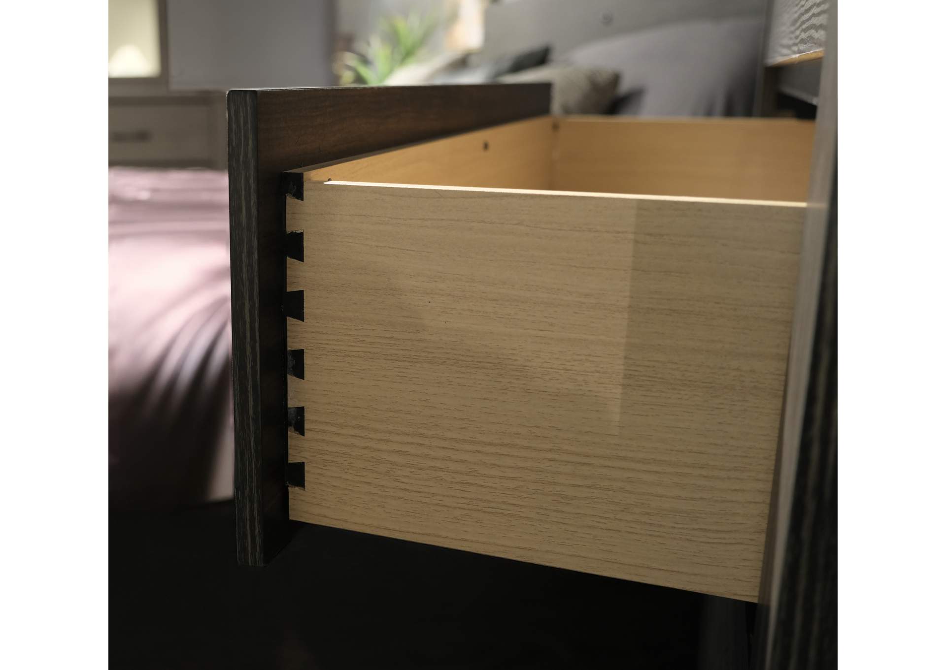 5-drawer chest image 8