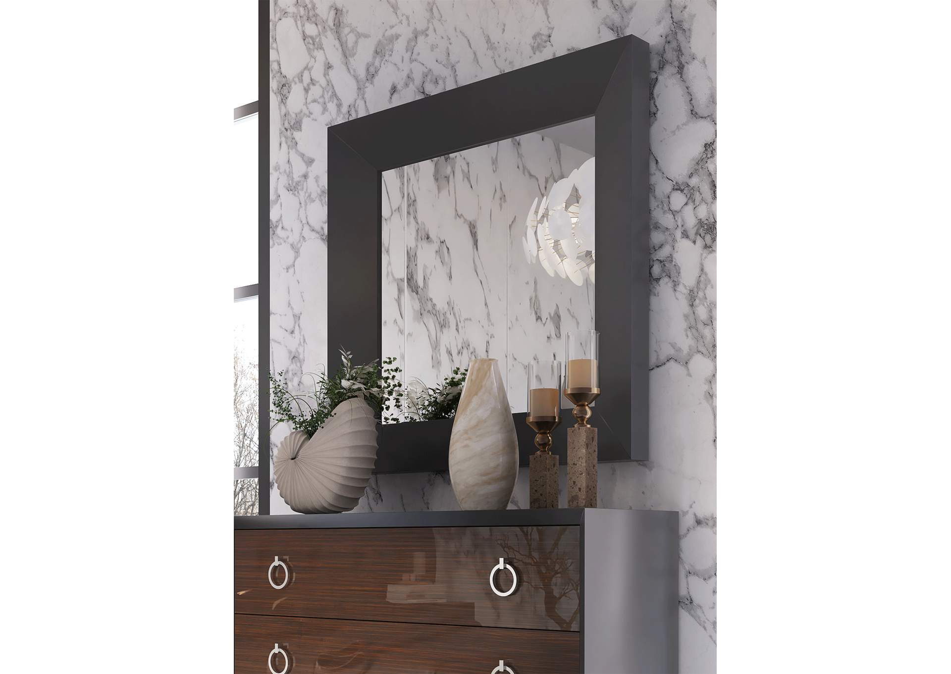 Emporio Black Mirror image 1