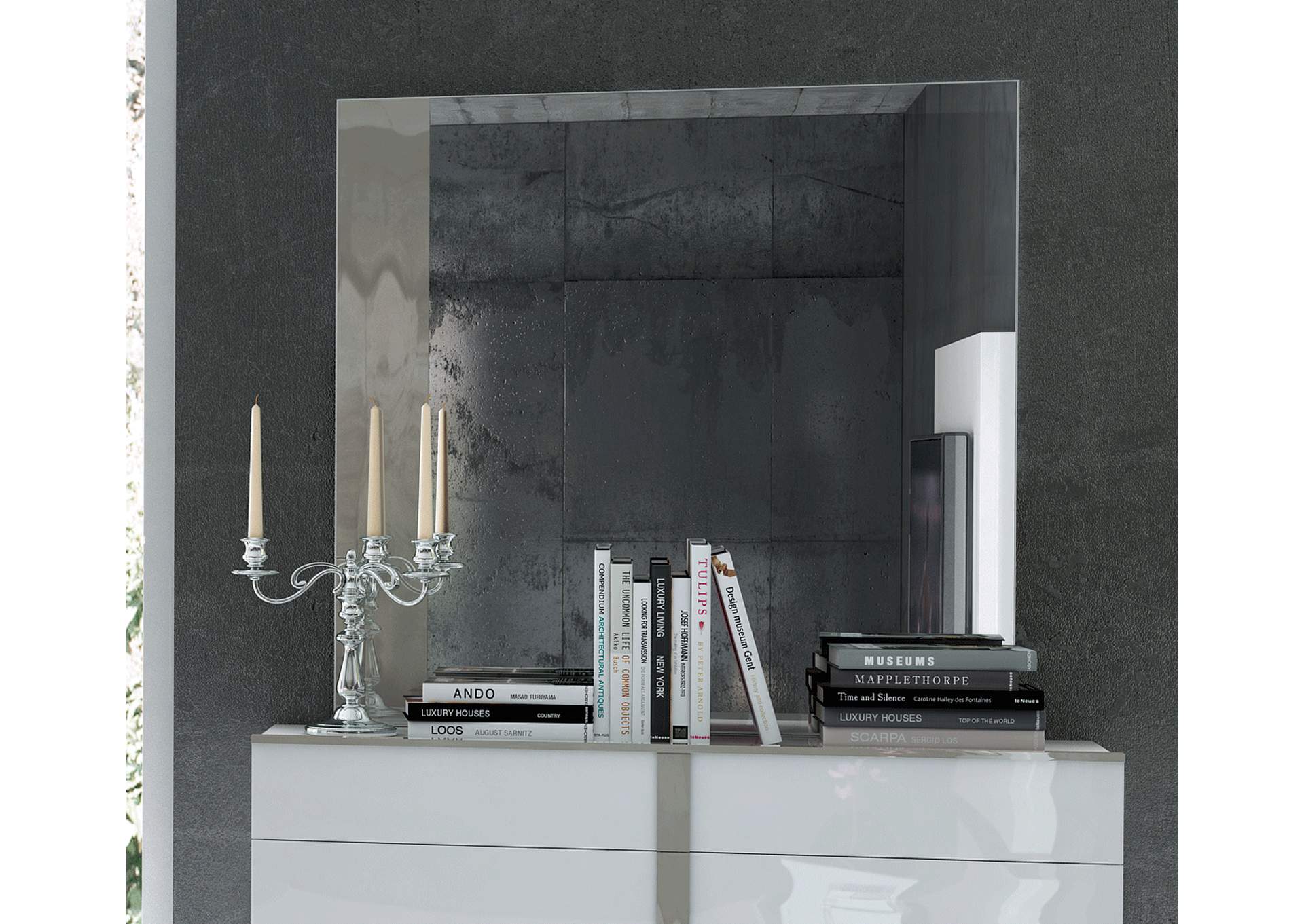 Granada Mirror image 1