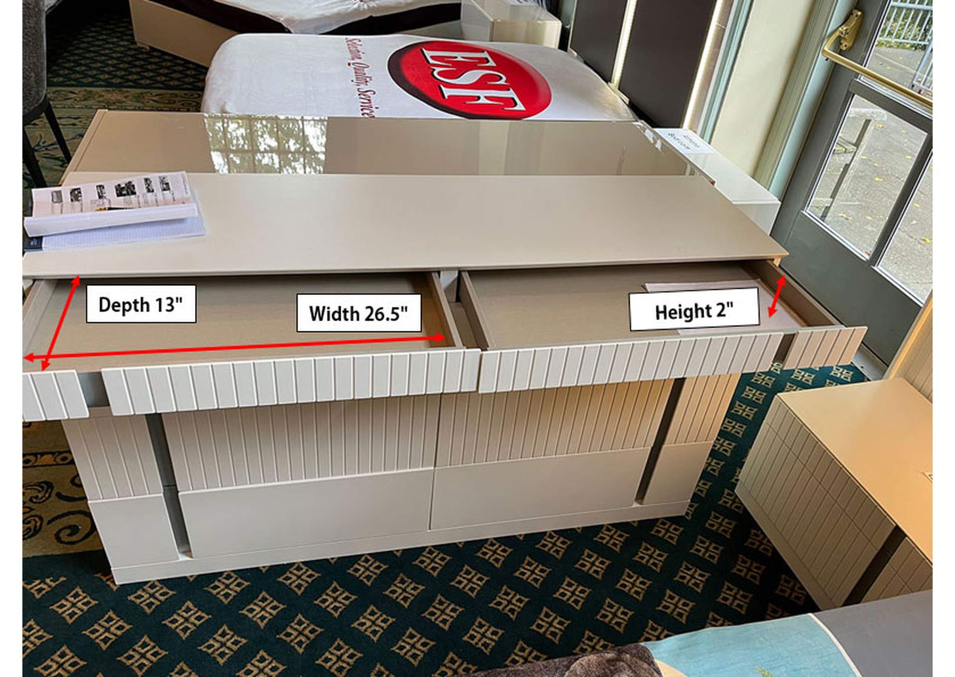 Helen Dressers / Mirror SET image 4