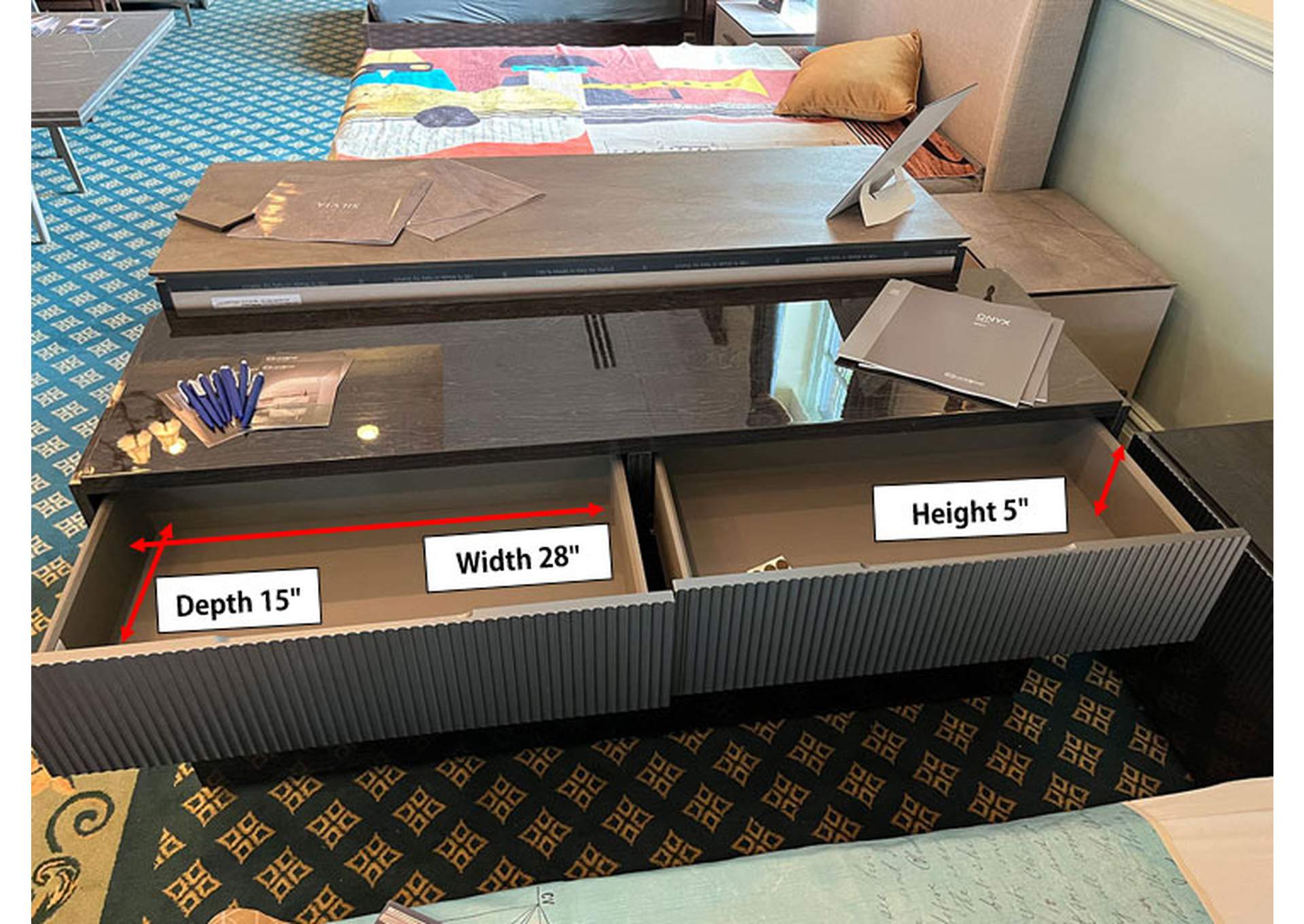 Onyx Double Dresser / Mirror SET image 6