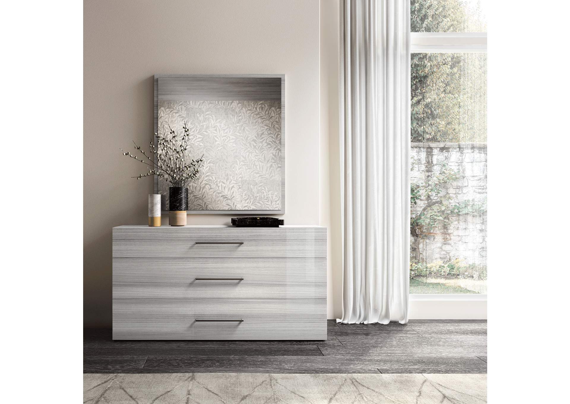 Mia Bedroom with Light SET image 7