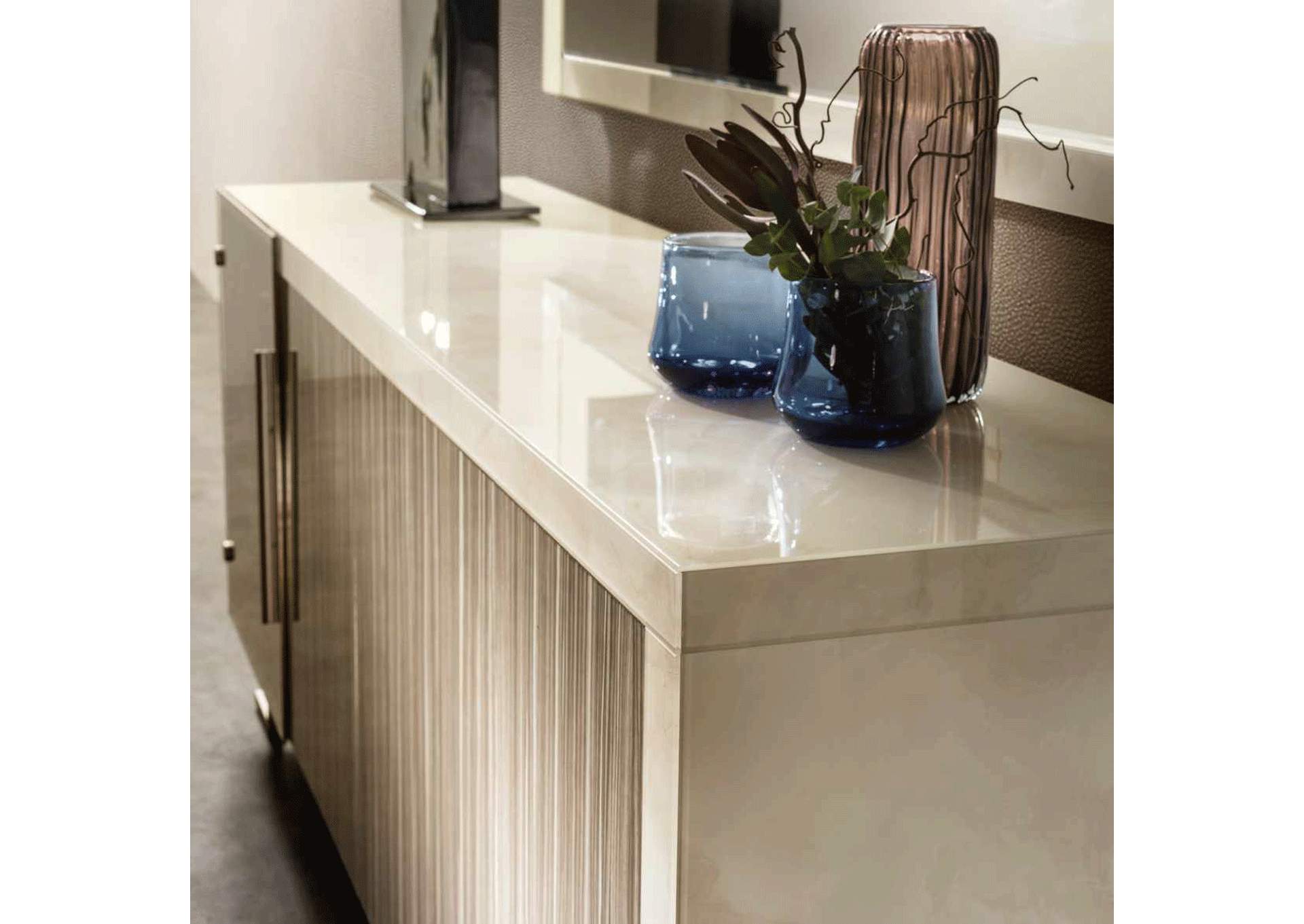 Luce 4 Door Buffet with Mirror SET image 3