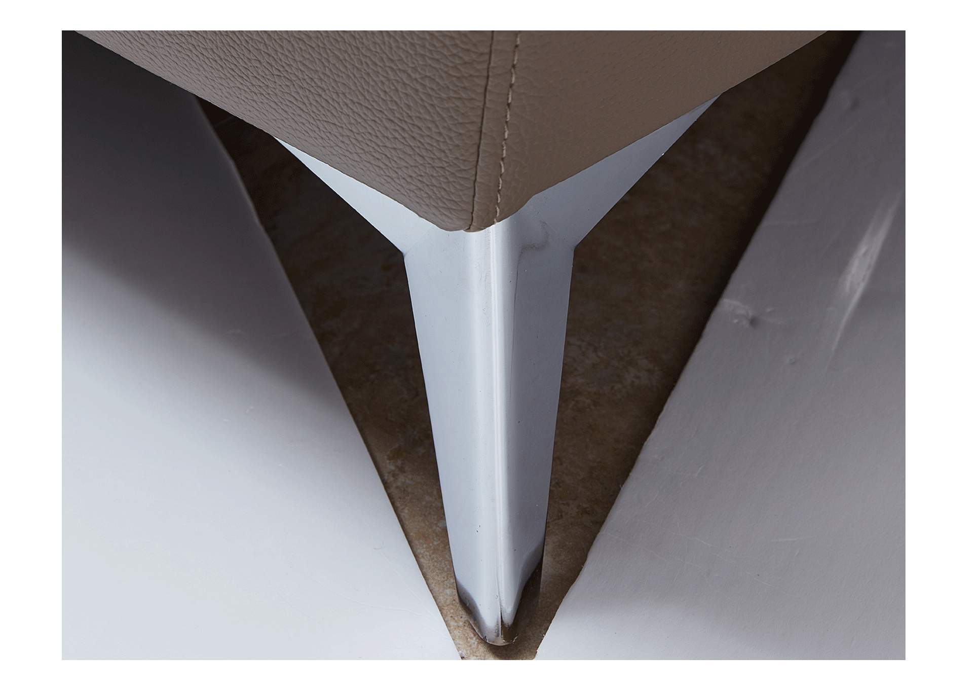 950 Sectional with 1 Electric Recliner SET image 6