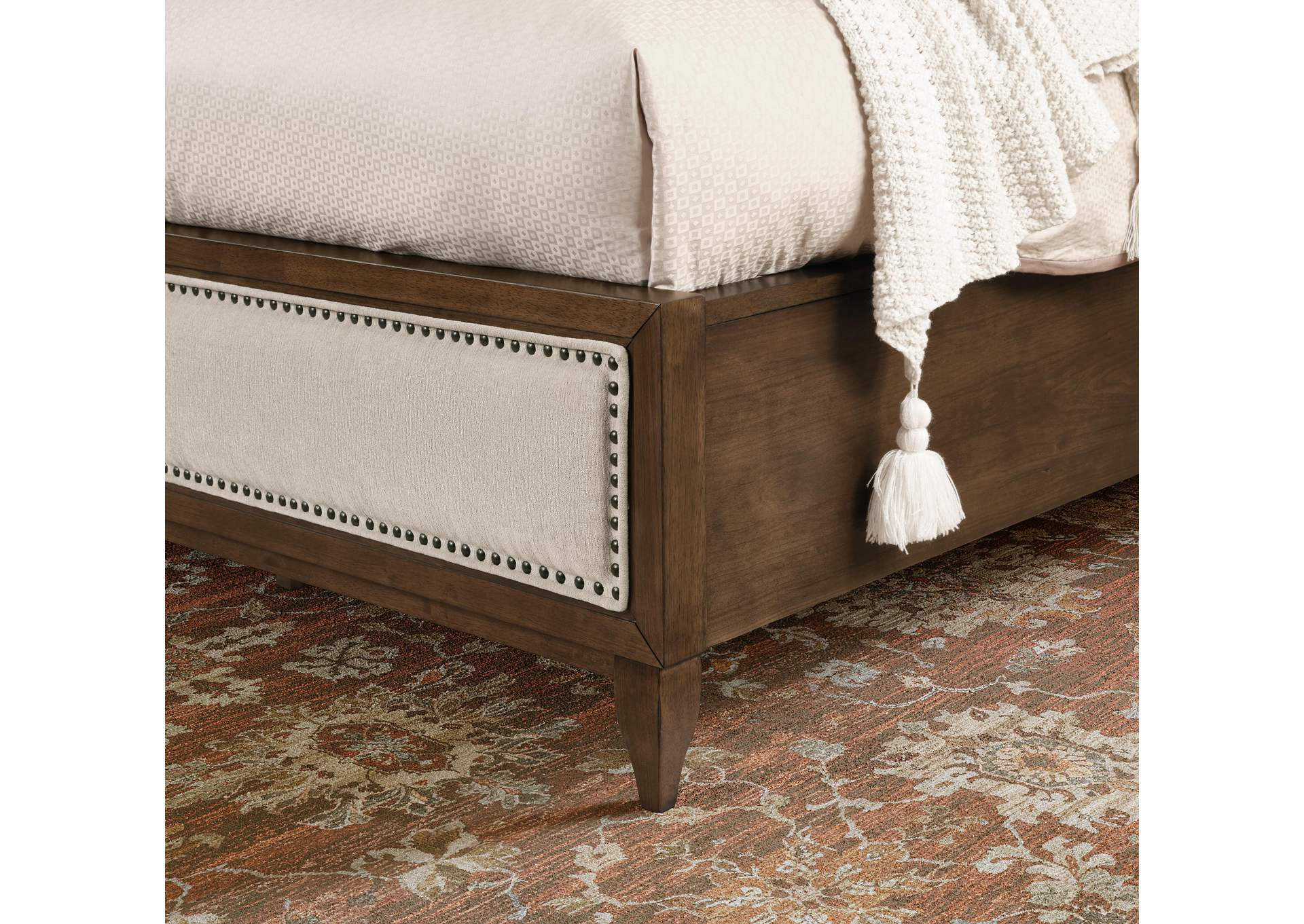 Bellevue King Bed image 9