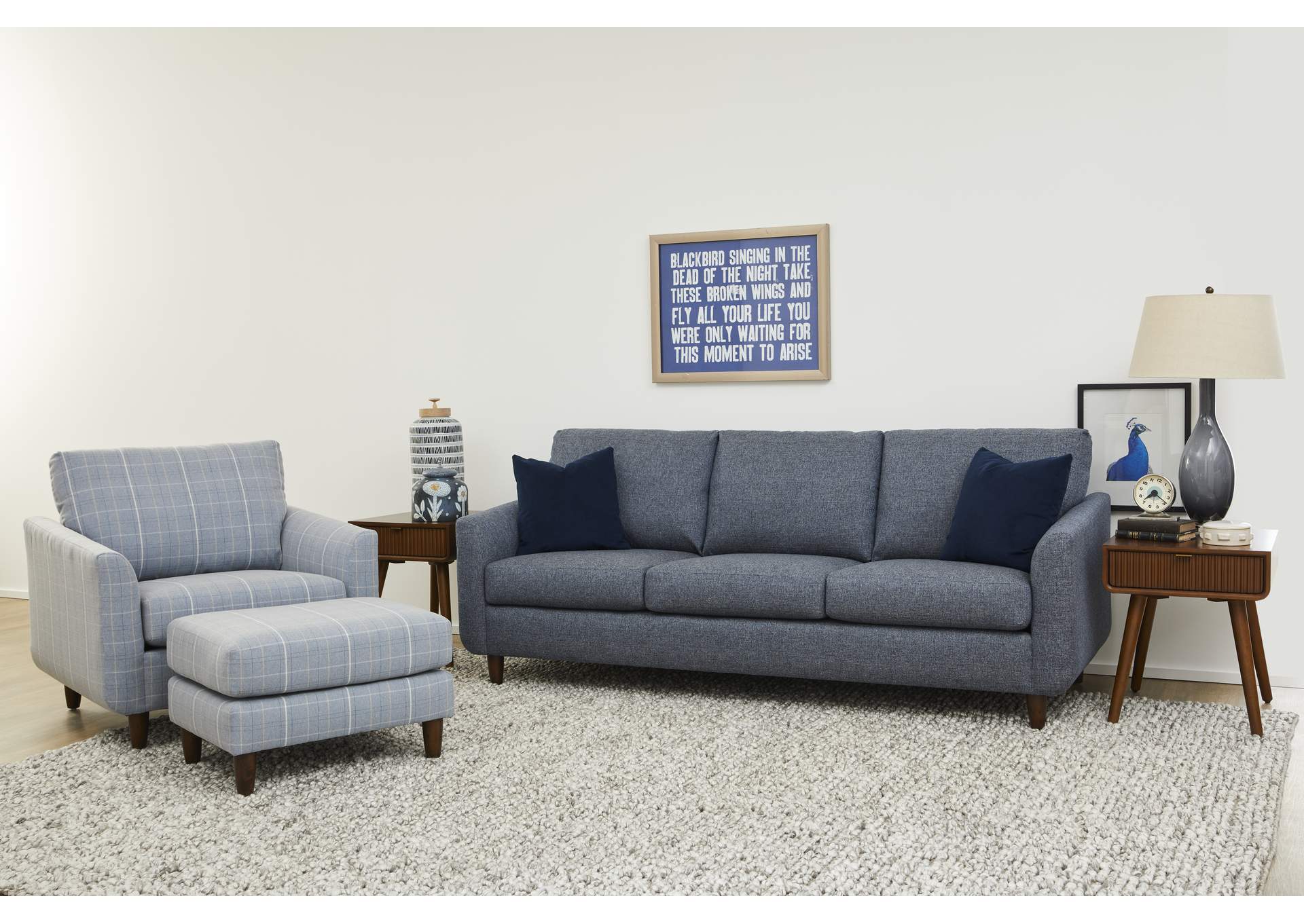 Mia Sofa image 9