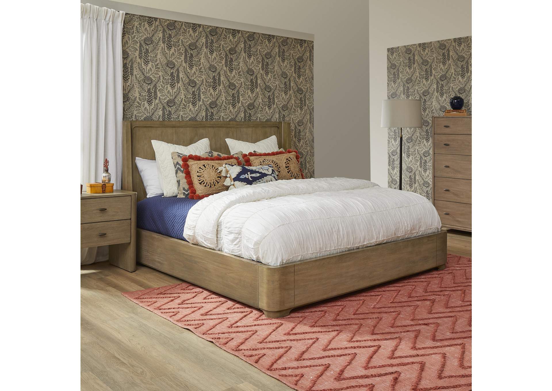 Normandy King Panel Bed image 5