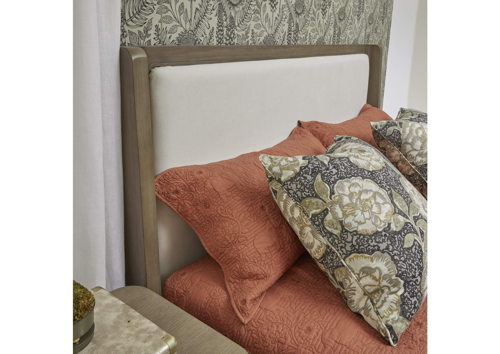 Normandy King Upholstered Bed image 7