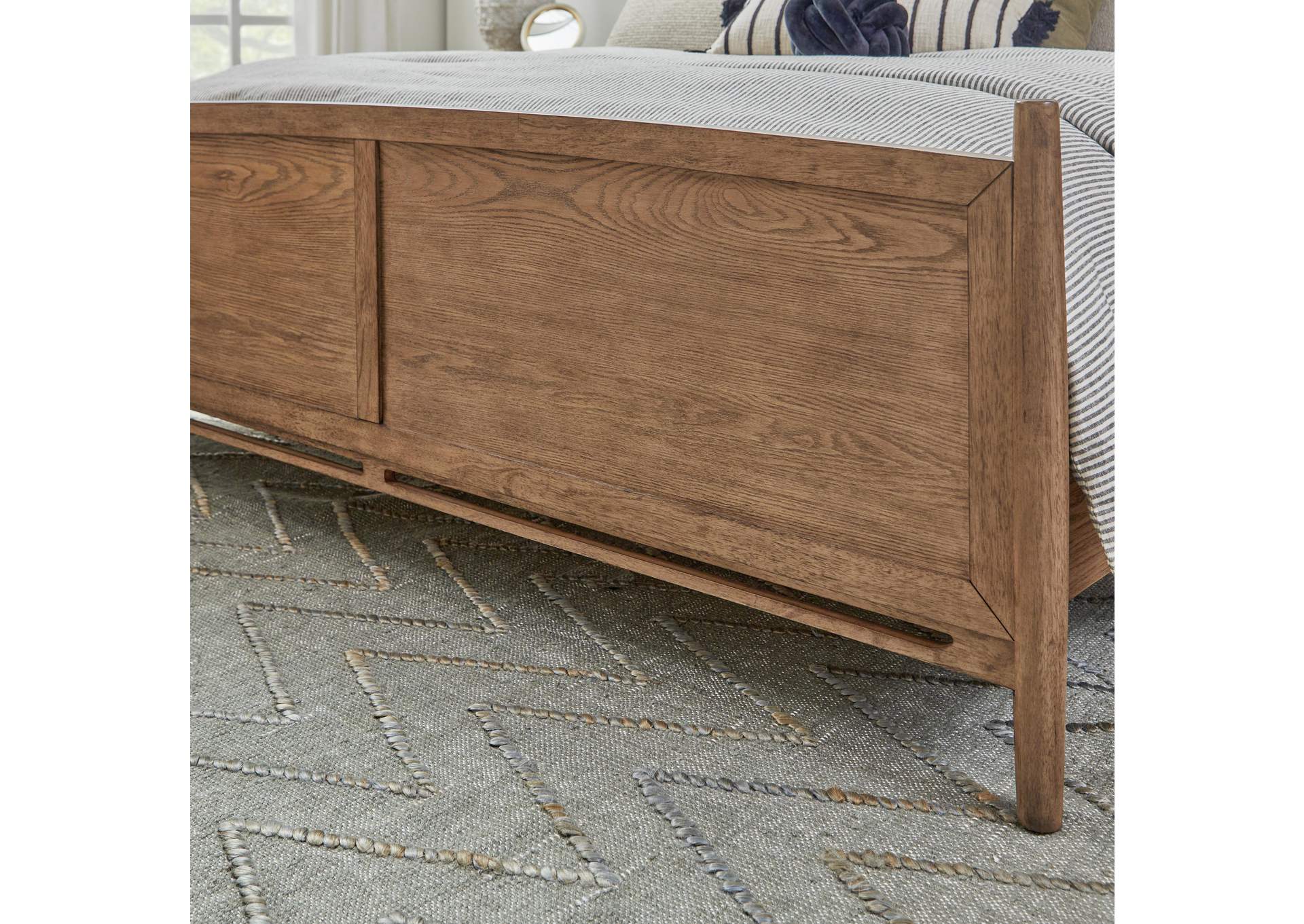 Verona King Panel Bed image 5