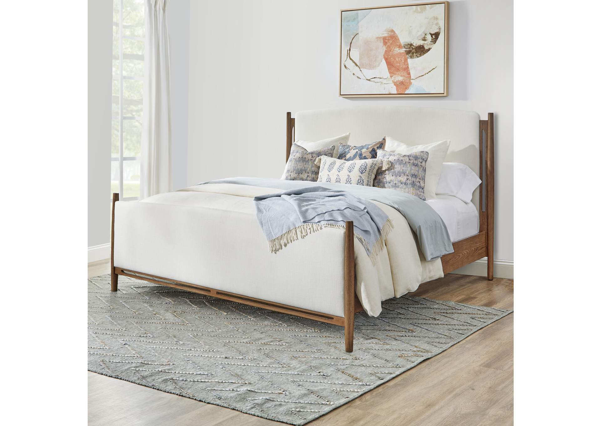 Verona King Upholstered Bed image 3