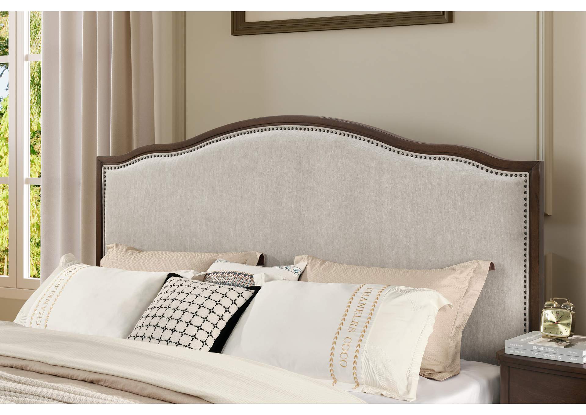 Bellevue King Bed image 10