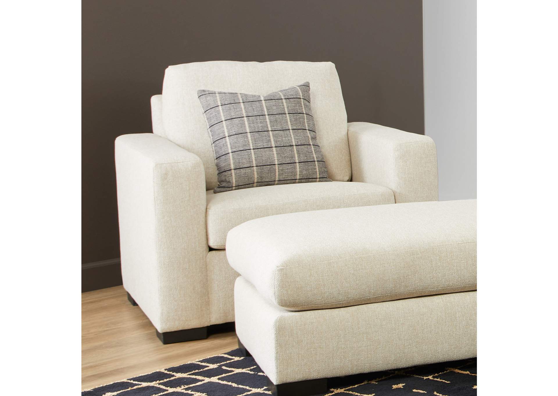 Oliver Chair image 9