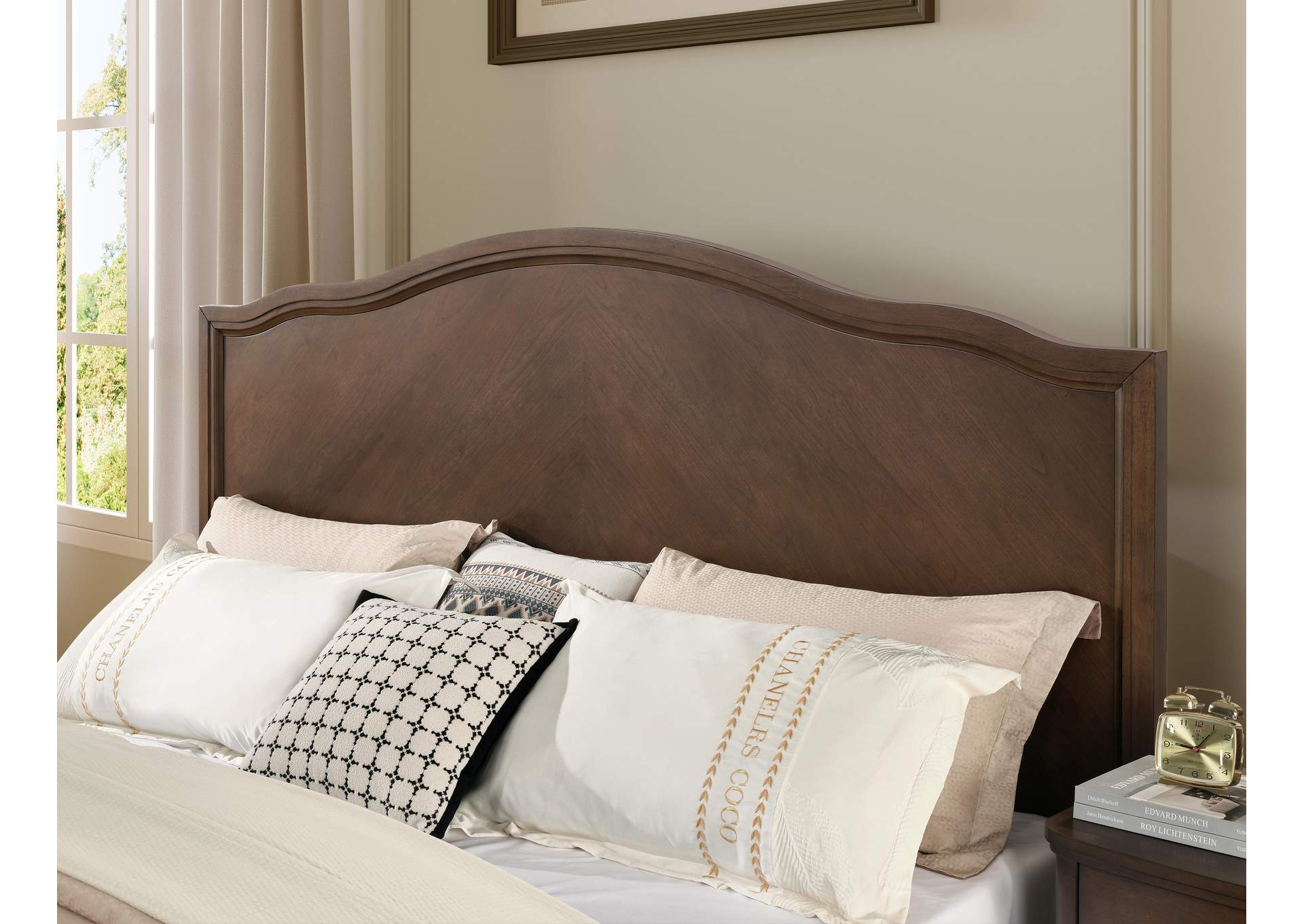 Bellevue King Bed image 10