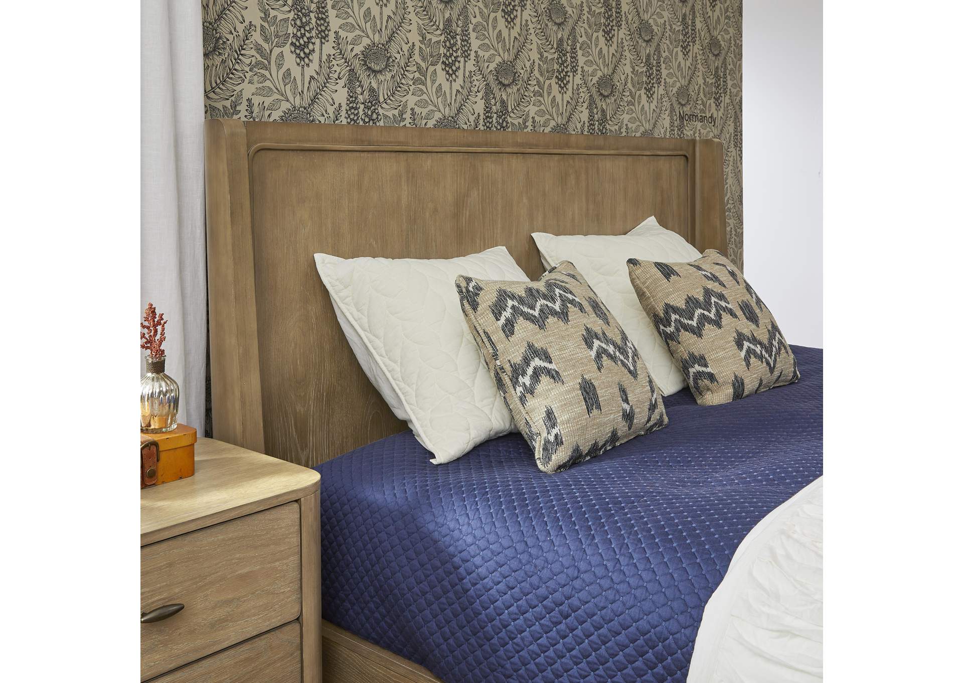 Normandy King Panel Storage Bed image 7