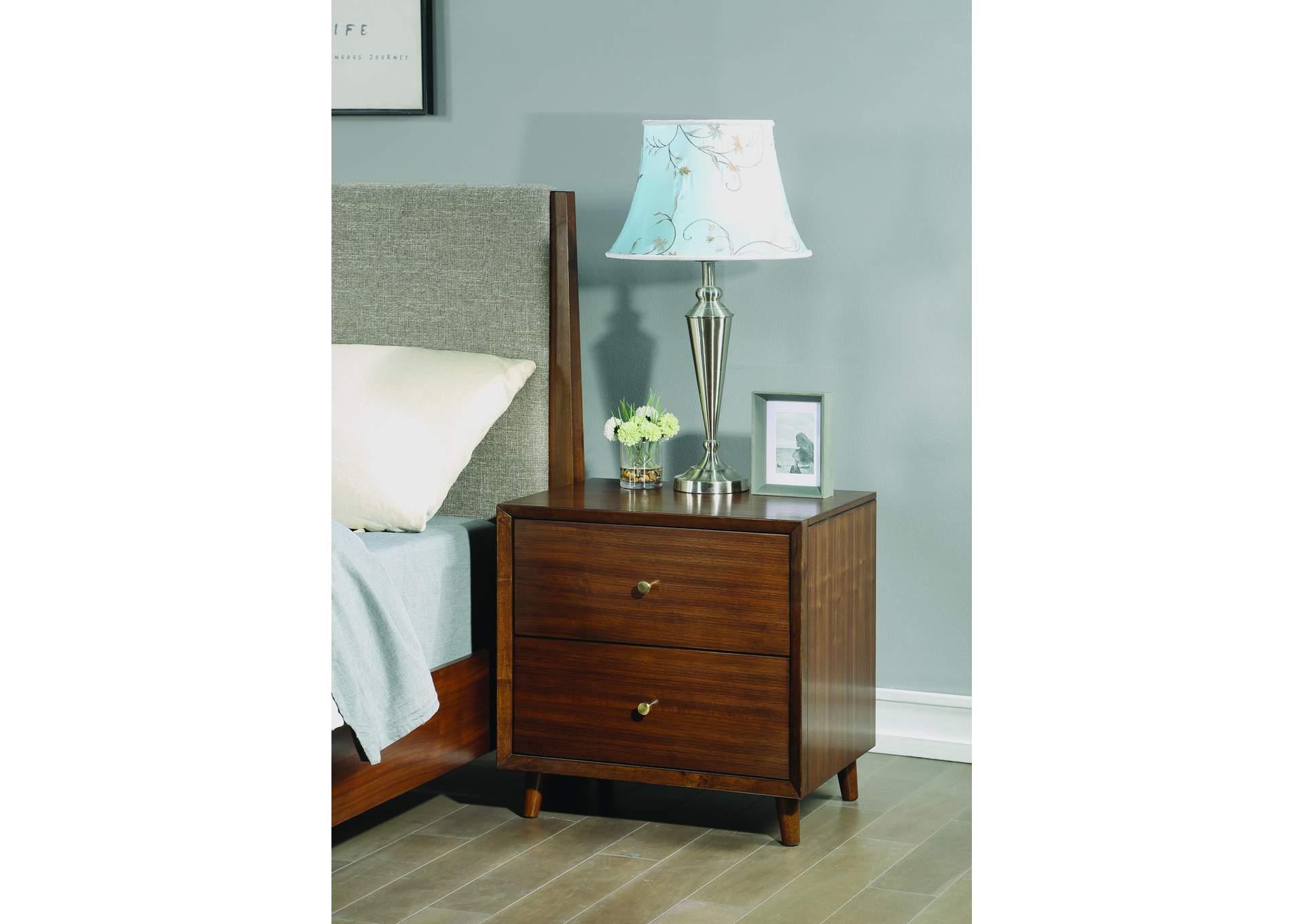 Ludwig Nightstand image 3