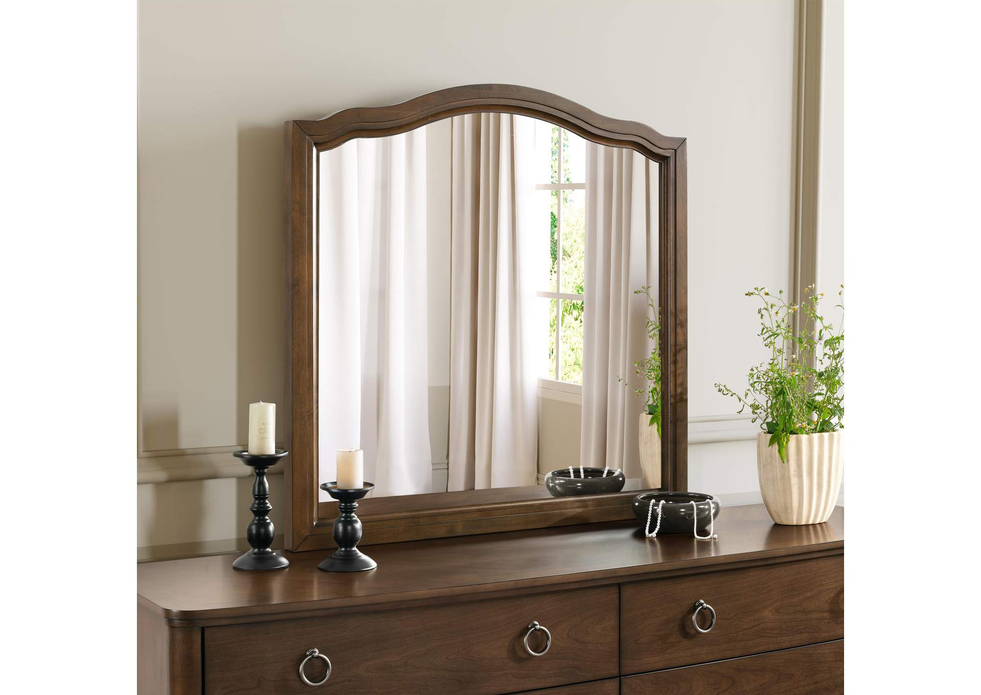 Bellevue Mirror image 7