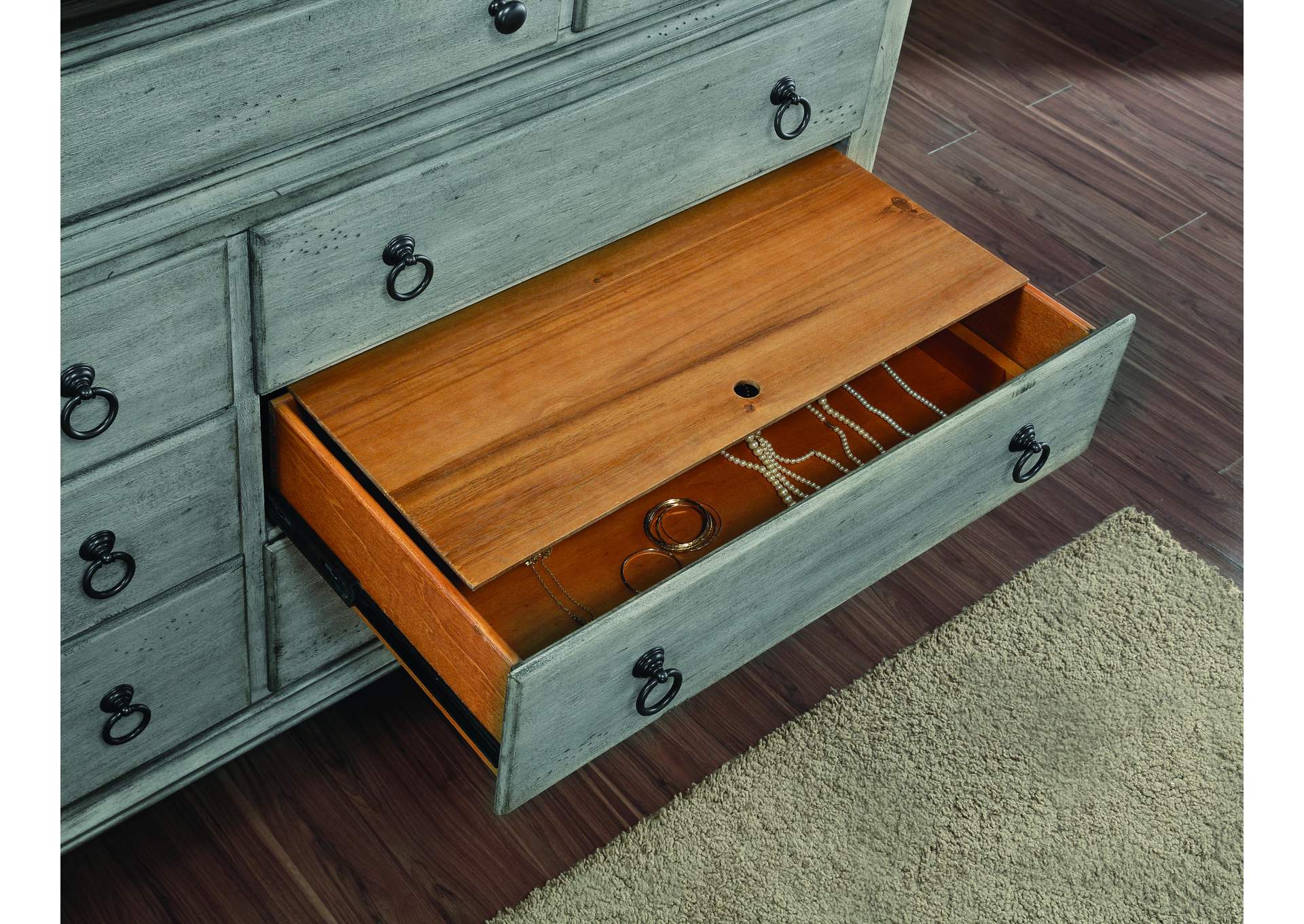 Plymouth Dresser image 8